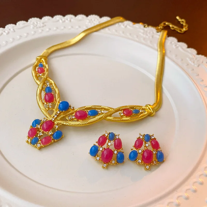 Palace Retro Style 925 Silver Needle Set Diamond Resin necklace and earrings set Exaggerate Heavy Work Rhinestone Earrings