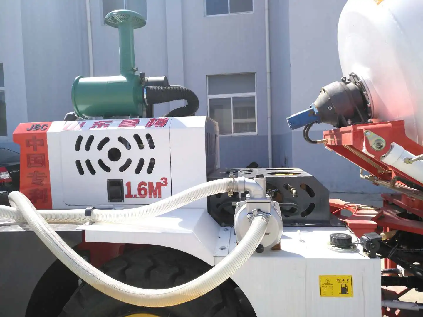 LUZUN original factory small mobile self loading concrete mixer truck 1cbm 1.3cbm