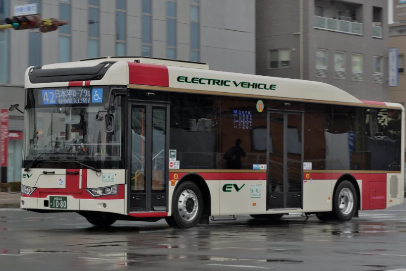 Japan Market RHD 10.5m High-end Electric Powered City Bus with 2 Doors 70 Passengers Green Energy Bus on Sale
