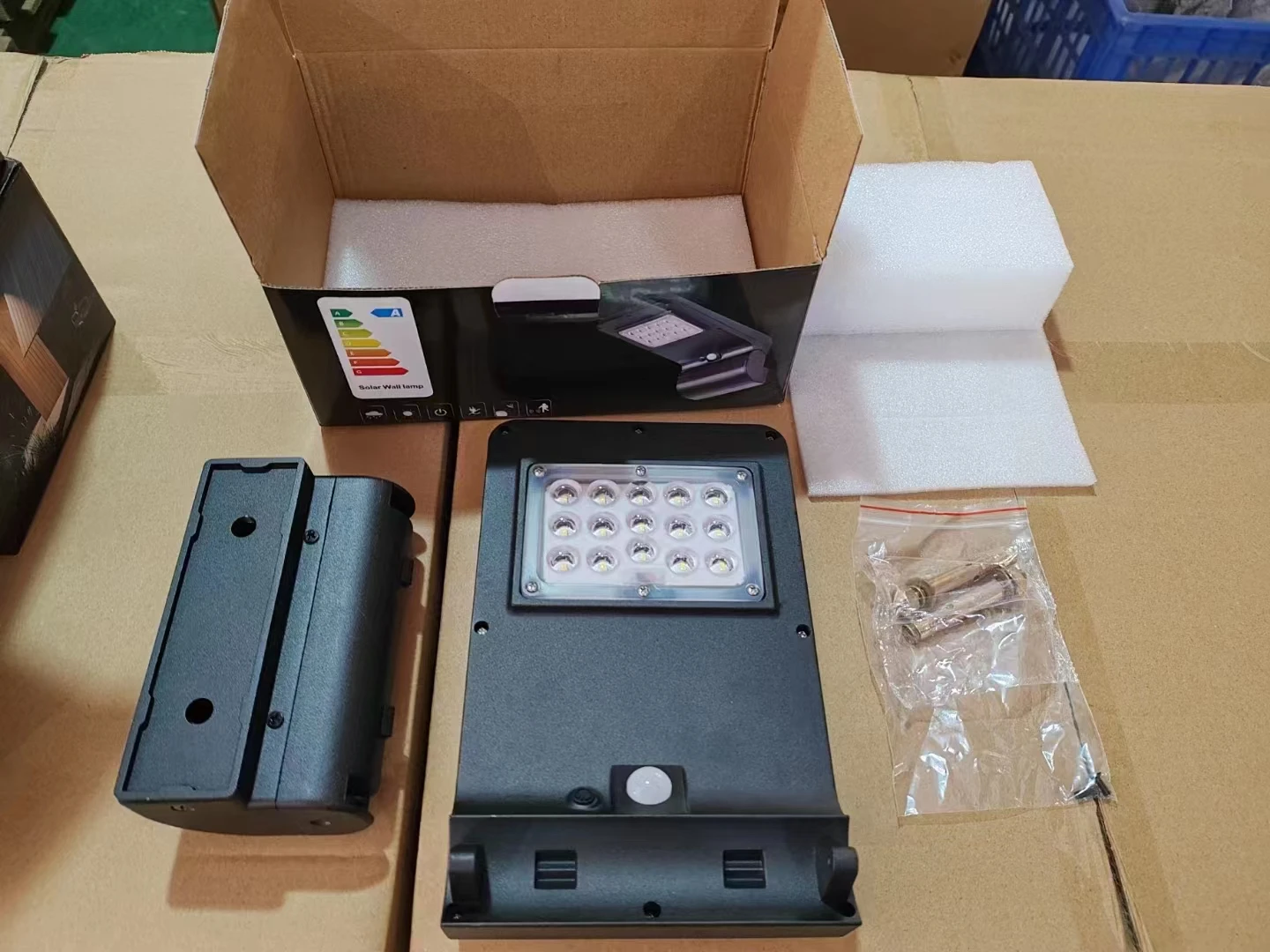 Solar Wall Light with PIR Sensor