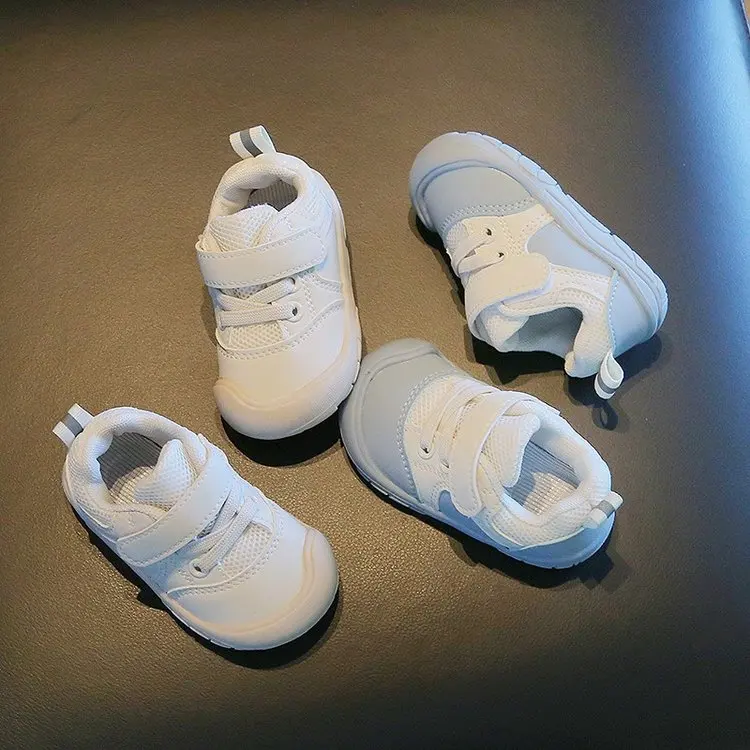 2022 Wholesale Unisex White Sneakers Fashionable Children Casual Shoes Soft Sole Kids Sport Shoes