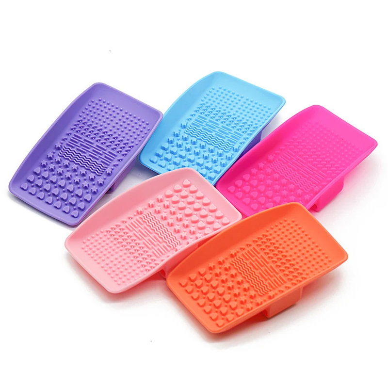 New design portable beauty cleaning tool makeup brush cleaning pad silicone makeup cleaner with hanger reusable
