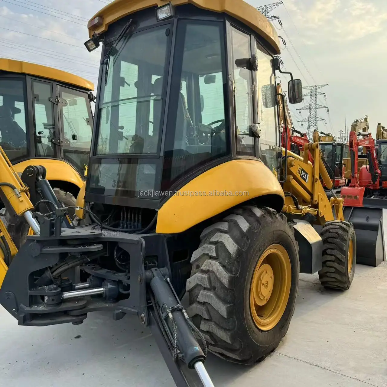 Продажа подержанных экскаваторов JCB 3CX 4CX с EPA и CE ограниченным рабочим временем по сниженным ценам