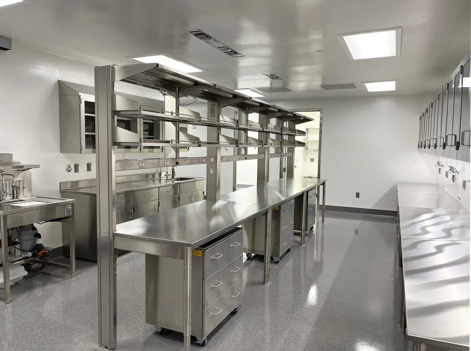 Stainless Steel Laboratory Table Chemical Resistant Work Bench Clean Room Laboratory Furniture