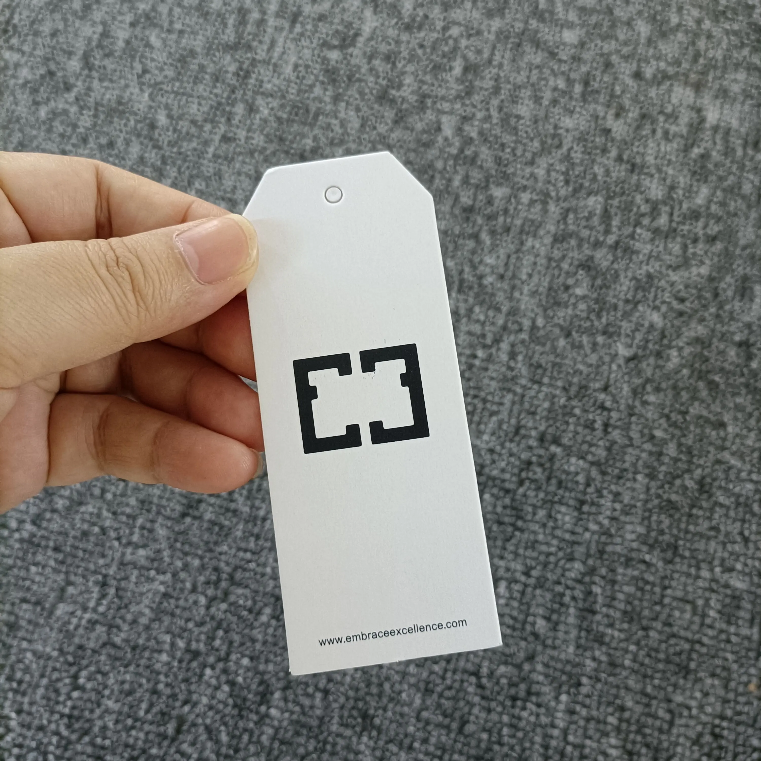 custom embossed logo paper card recycled garment tags paper hang tag