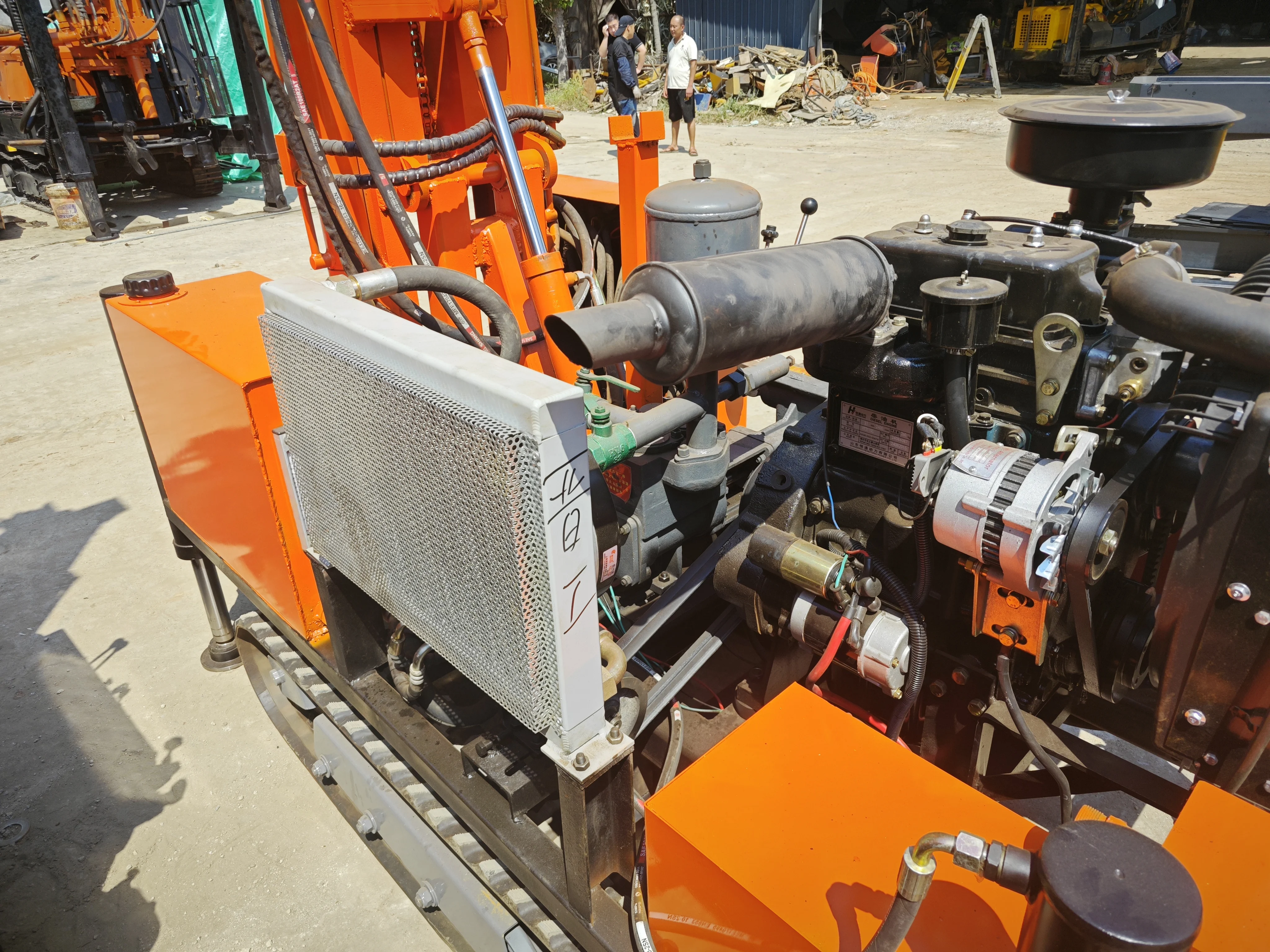 Factory price 200m deep hole water well drilling rig with free mud pump suitable for family farm mountainous area