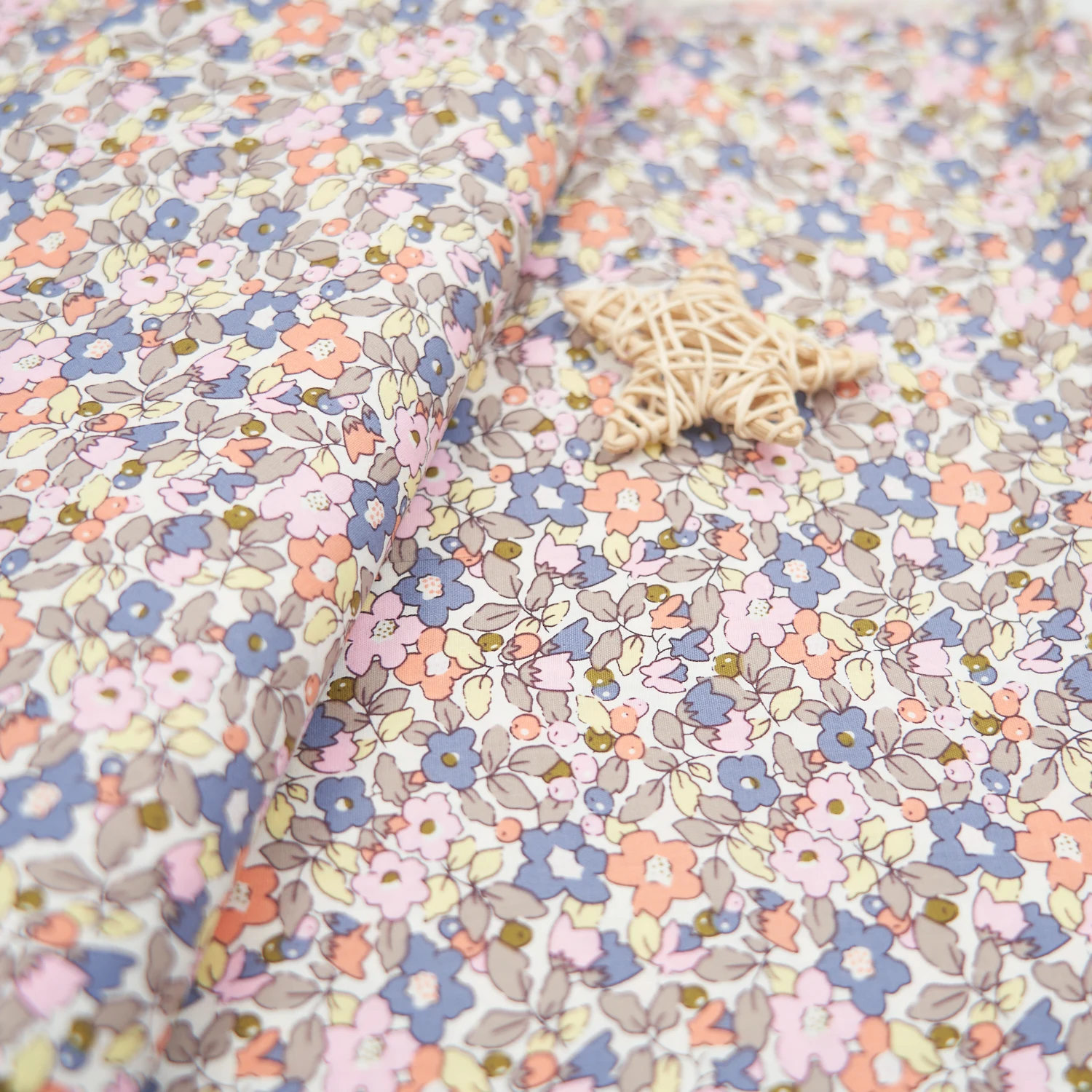 liberty cotton London fabric soft hand feeling custom printed small flower cotton lawn fabric for quilt