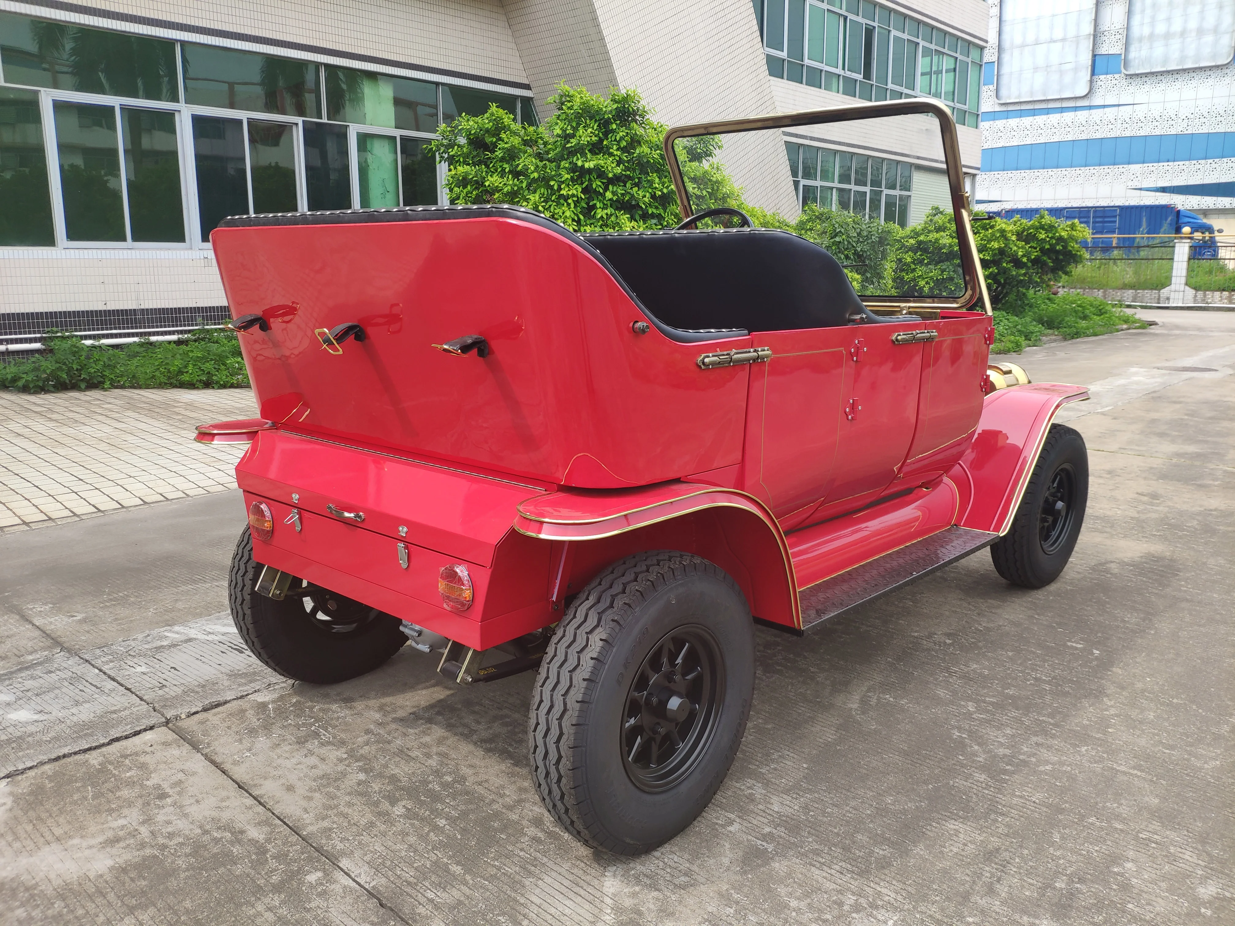 Manufacturer battery operated CE approved electric sightseeing bus vintage classic car golf cart