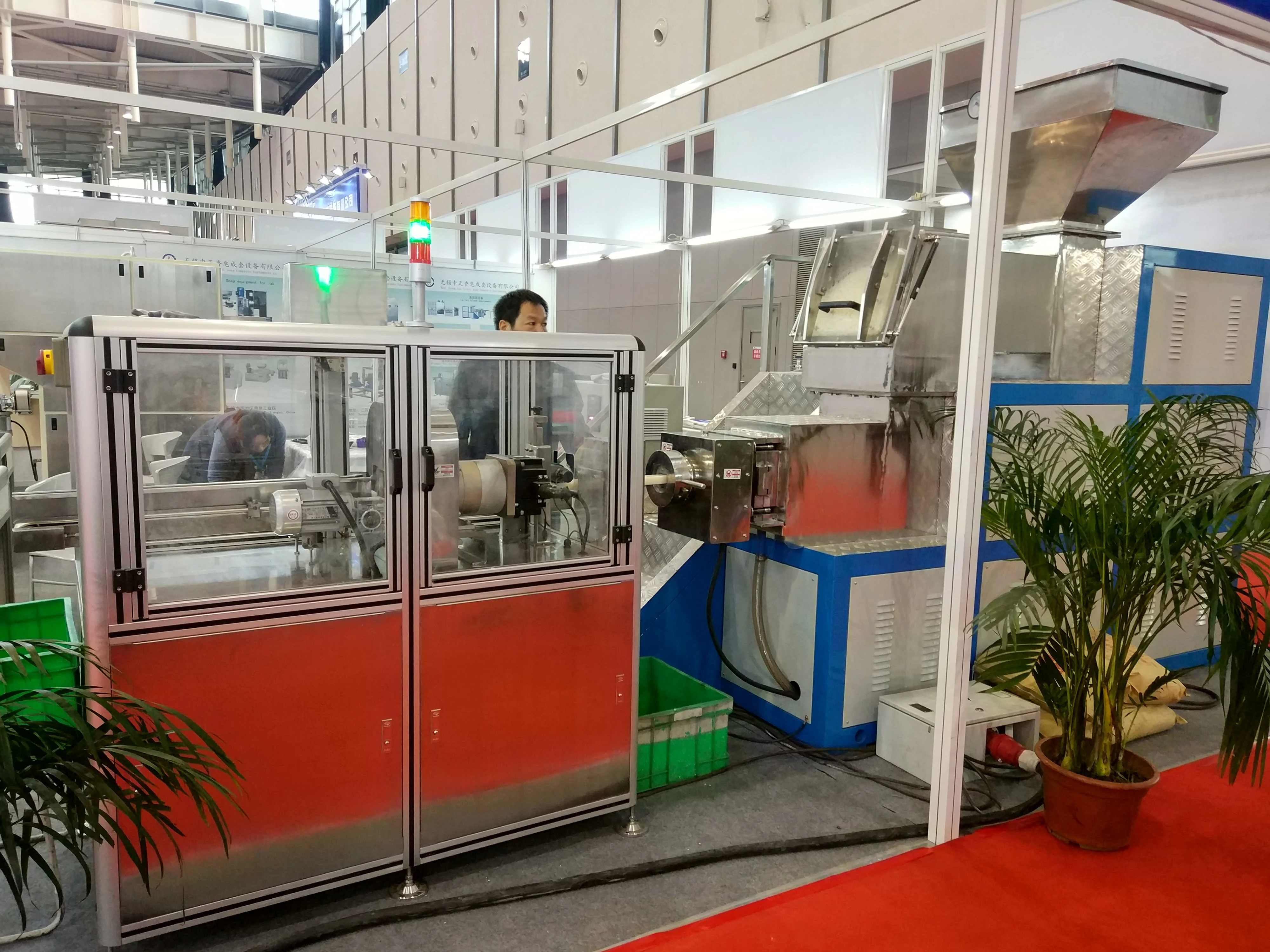 Laundry bar soap cutting machine