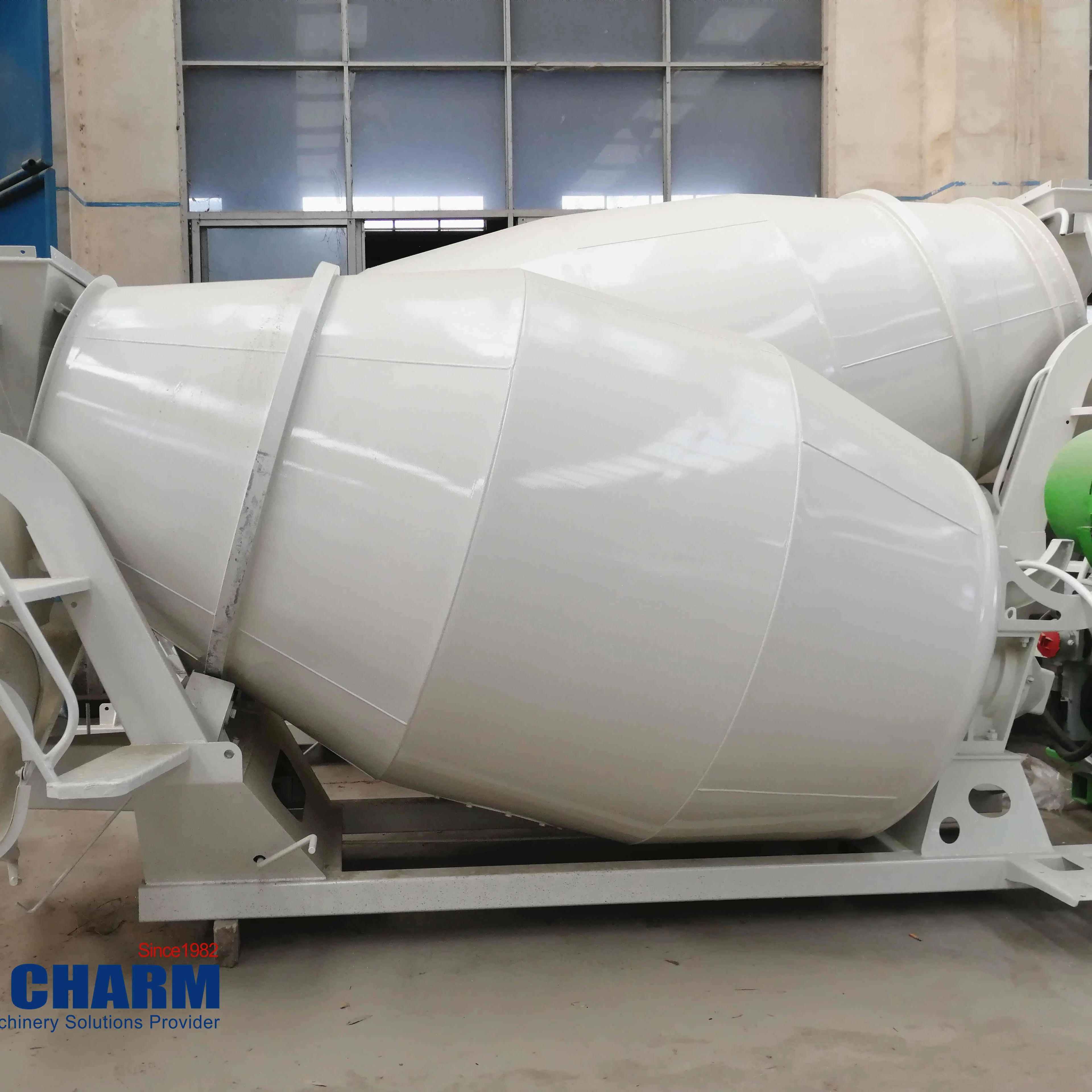Factory Concrete Mixer 2cbm 3cbm crawler concrete Mixer Machine Tank for sale