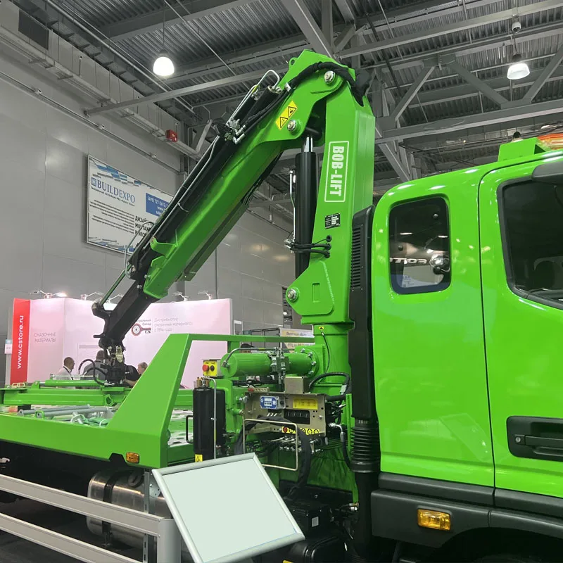 tow truck crane 3 ton capacity lift cars to evaluation crane truck mounted crane CE quality selling in russia