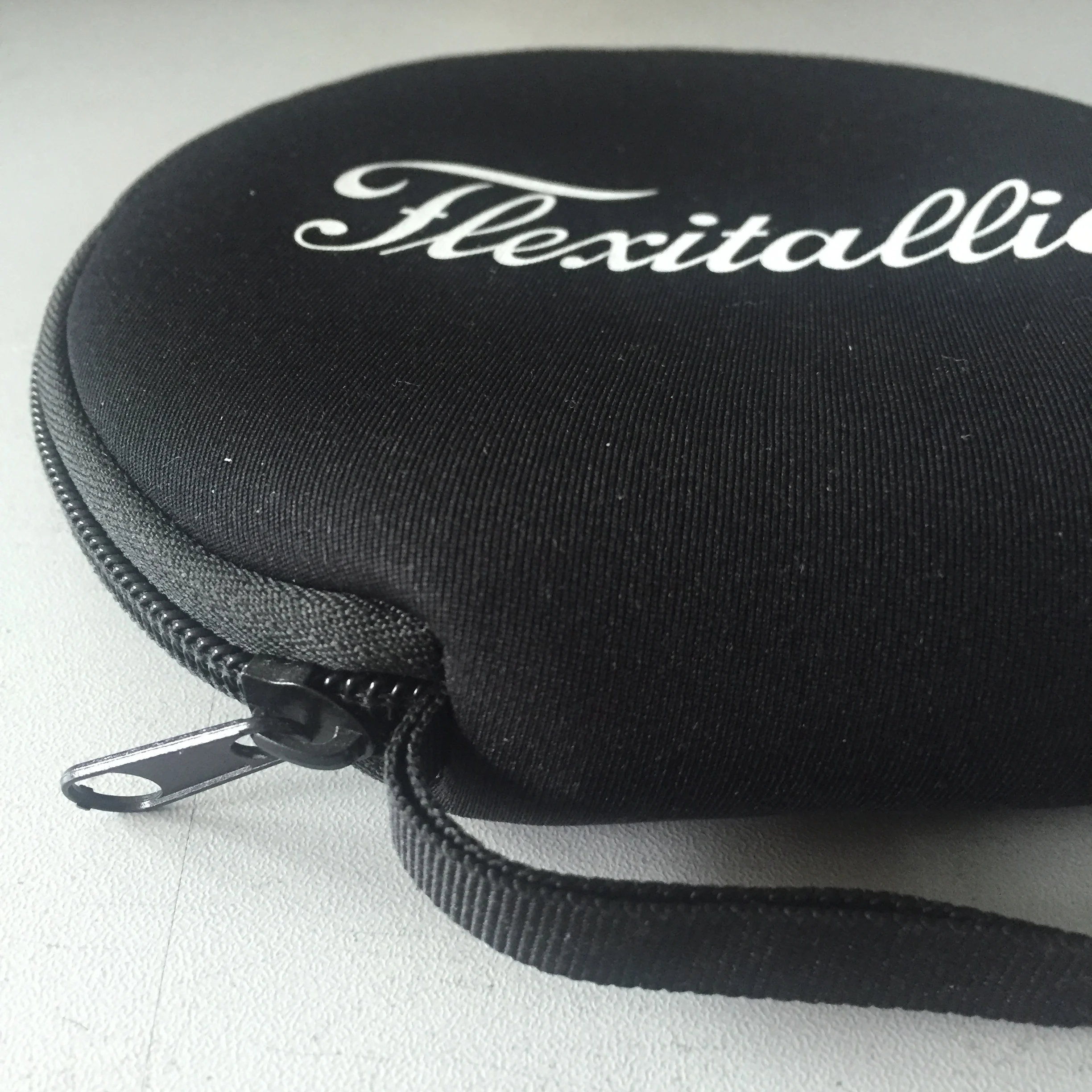 Eco-friendly Portable CD/DVD Player Carry Storage Bags & Cases Factory Custom Soft Neoprene Black Customized Cd Case Acceptale