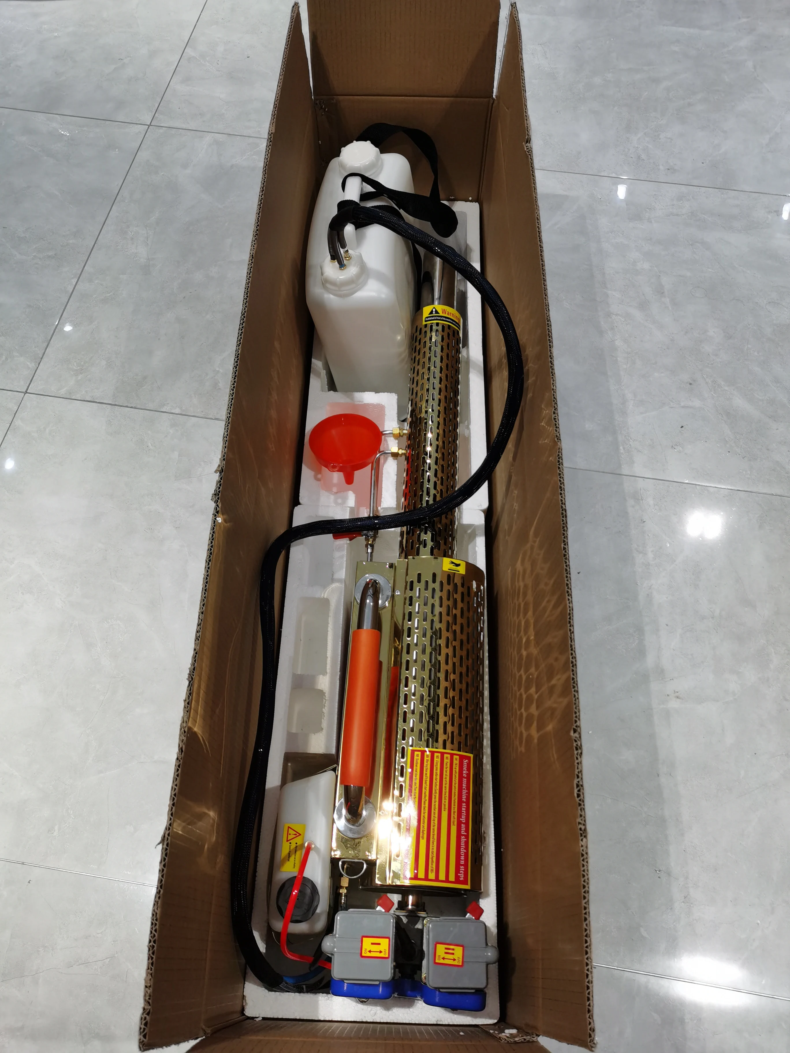 В наличии дезинфицирующая машина опрыскиватель распылитель Ulv Fogger
