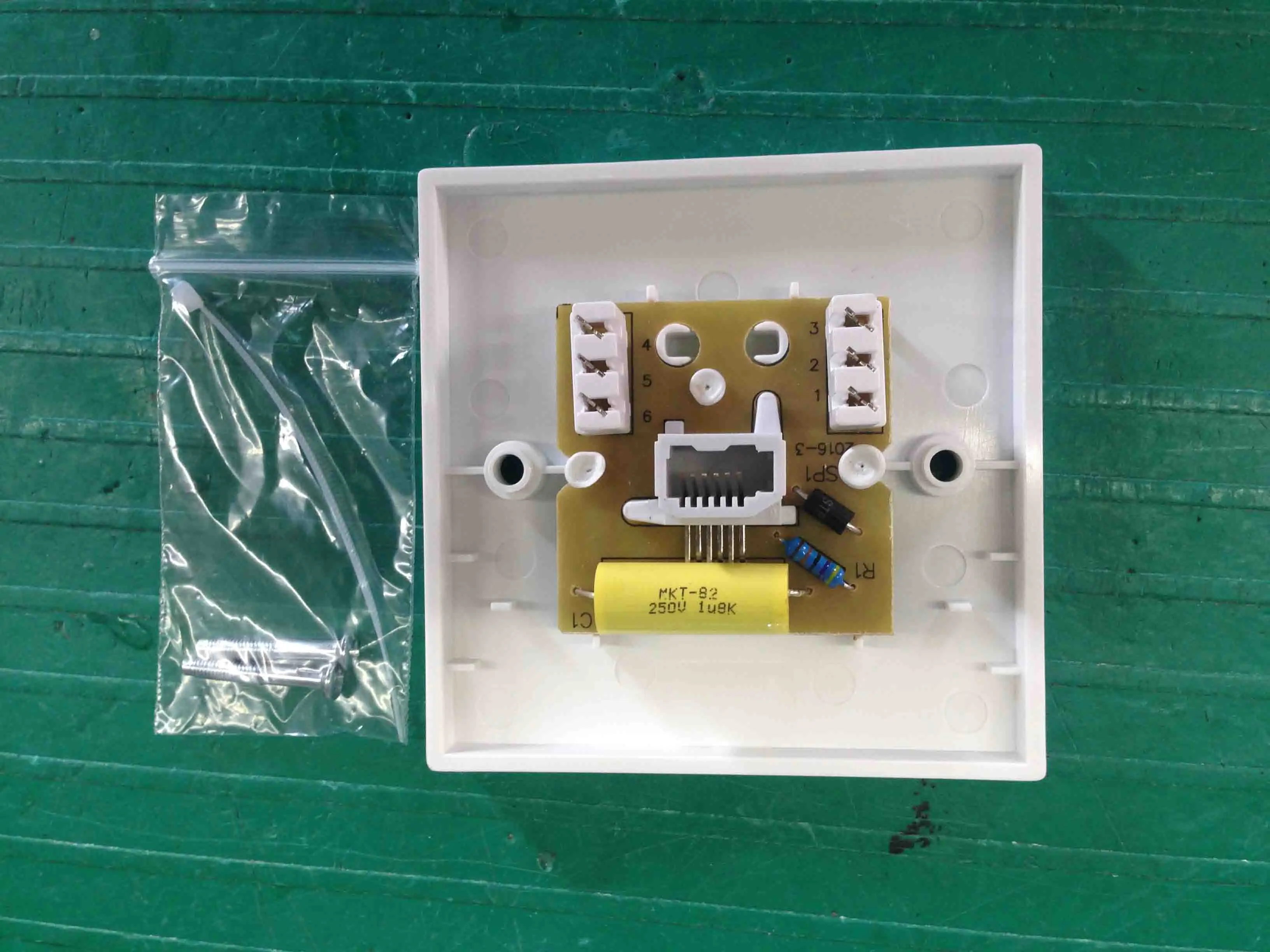 
RJ11 3/1A face plate telephone box 