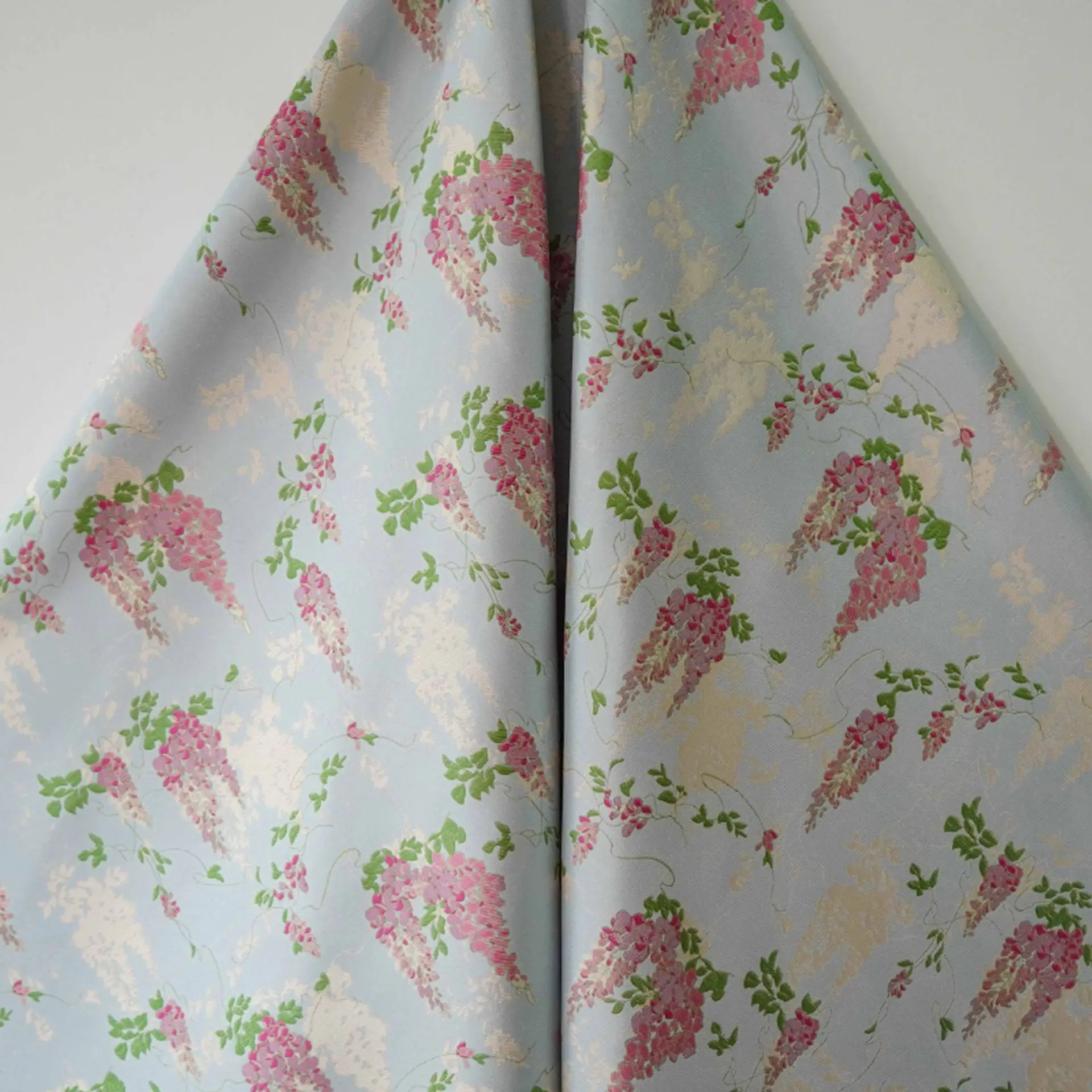 Fashion Women Clothing Fabric Jacquard Weave Fabric for Clothing