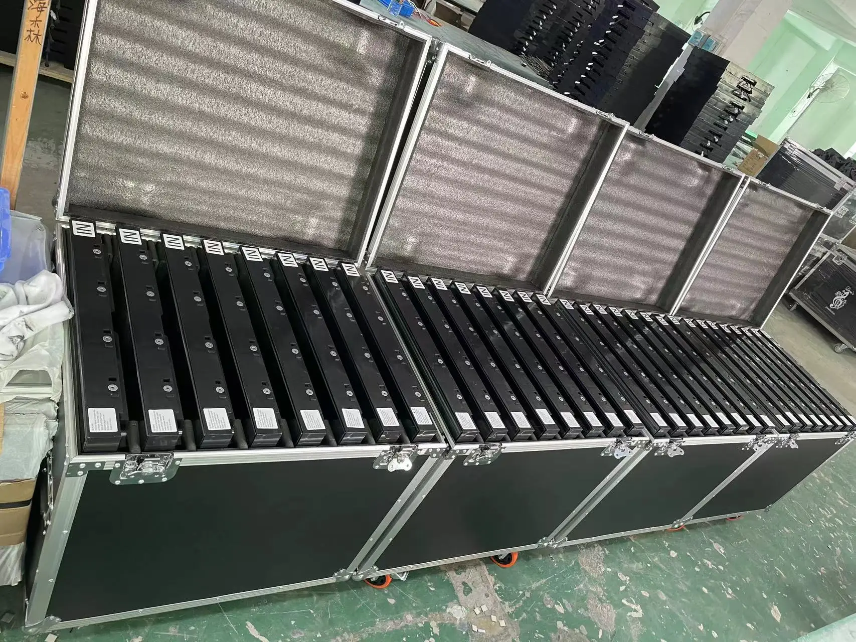 MOWL Wireless DMX Remote Control Magnet Digital Pixel LED Dance Floor Tile Danc LED Floor