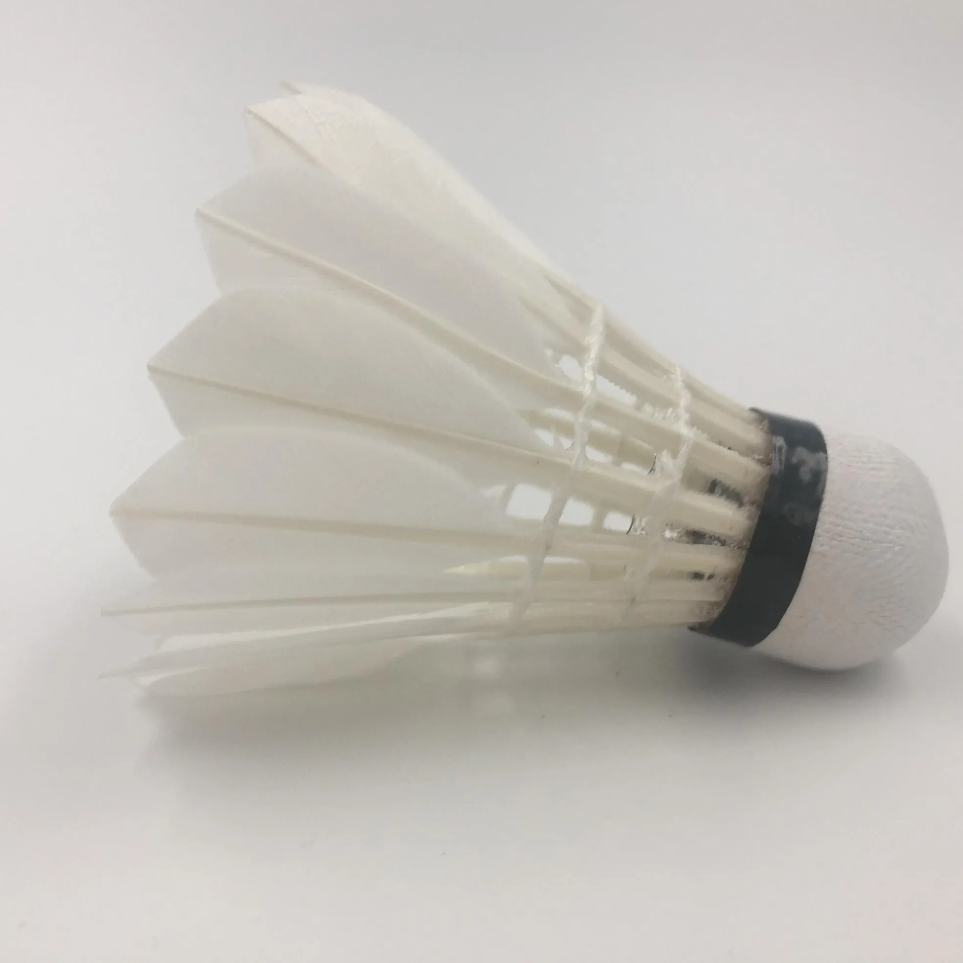 Llinton wholesale good praise degree customized goose feather light weight badminton shuttlecock for training