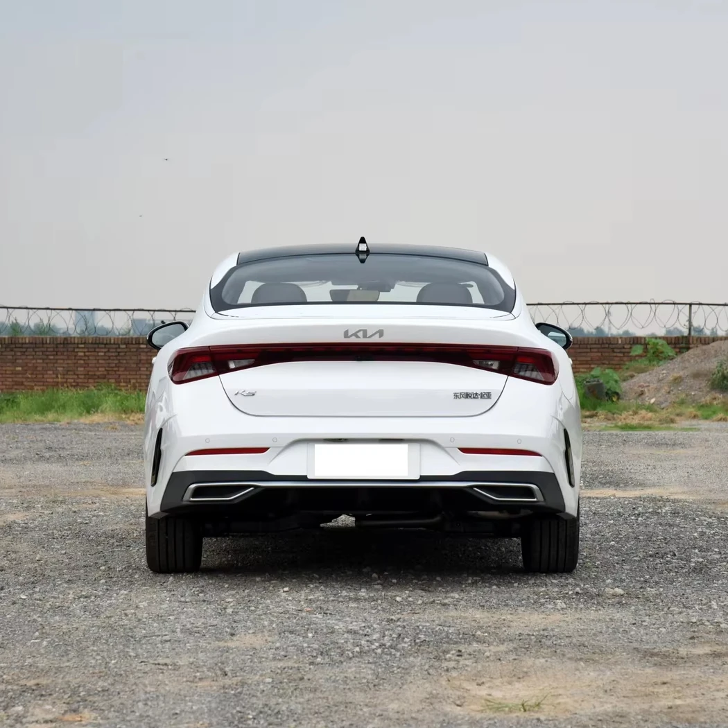 Mid-size Car High Speed and Quality Vehicles Kia K5 270T CVVD Fashion Edition