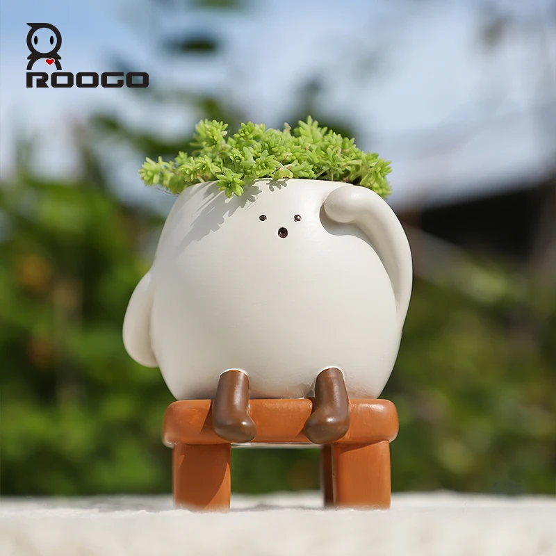 Roogo Cartoon Role Relaxing Life Bonsai Small Mood Adorable New Style Simple Design Chair and Pot Resin Planter Wholesale Price