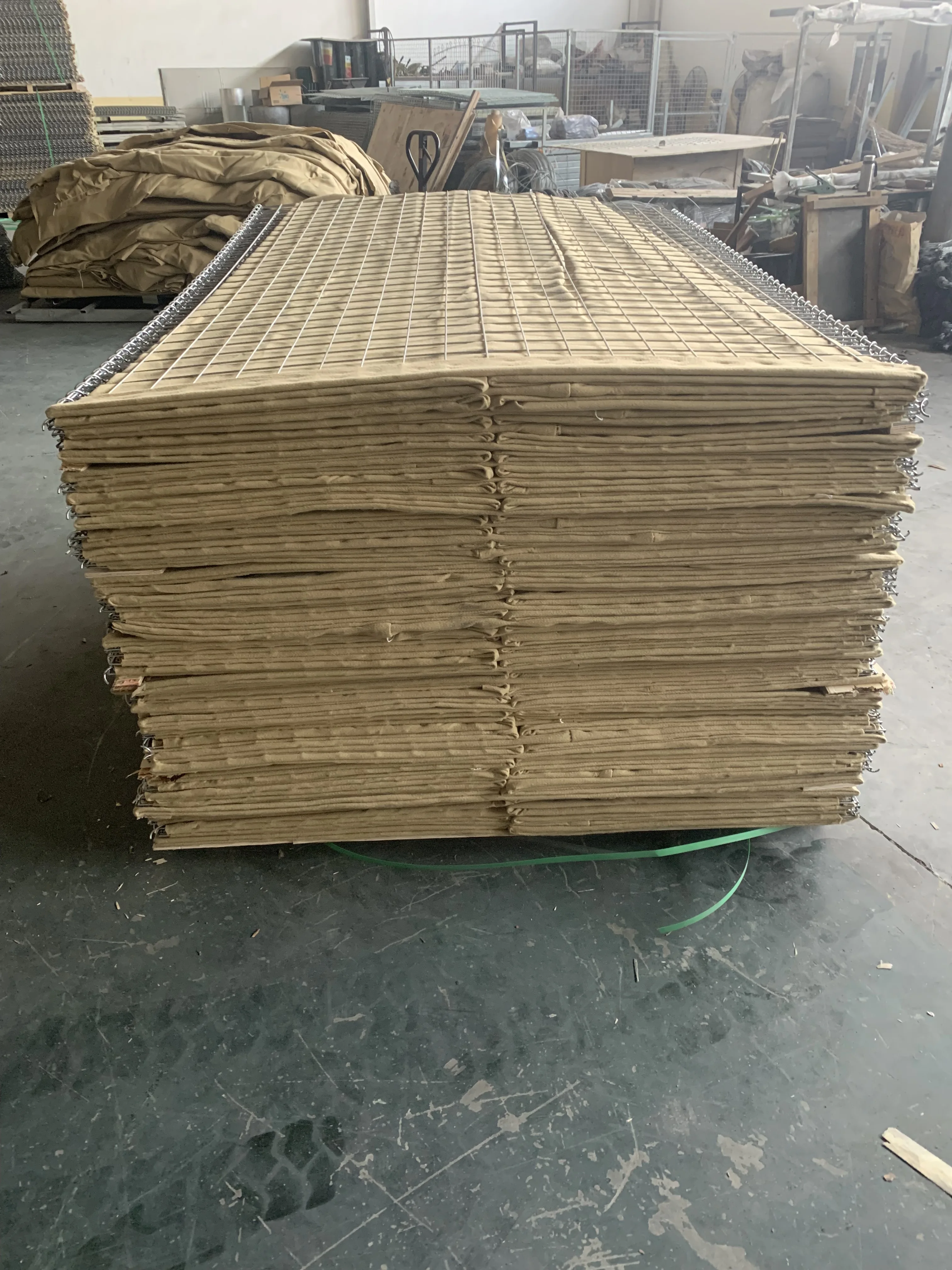 Defensive barriers zinc-aluminum alloy steel wires Welded Gabion strong structures