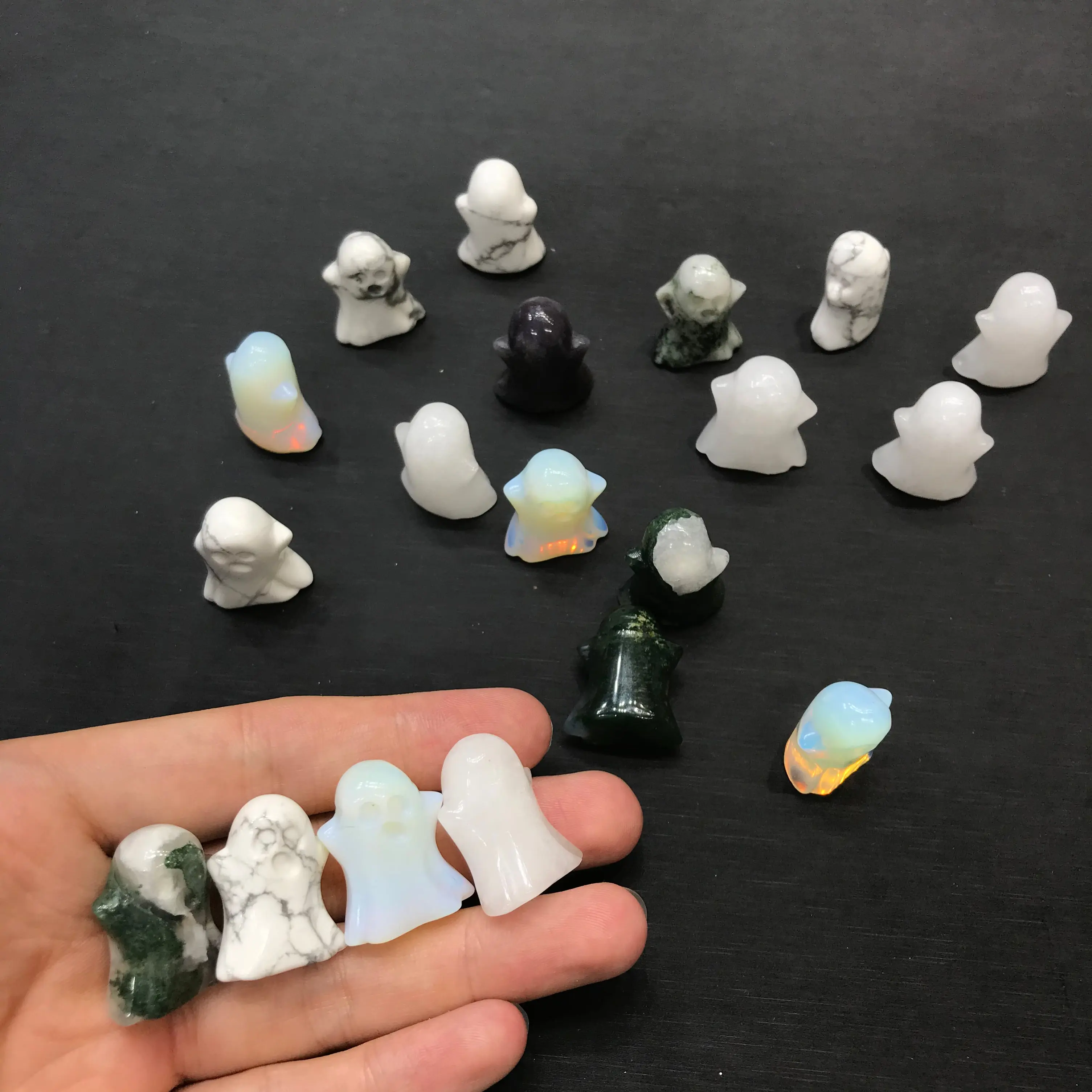 Natural High Quality Mini Moss Agate Clear Quartz Howlite Opalite Crystals Halloween Ghost For Pendant Decoration