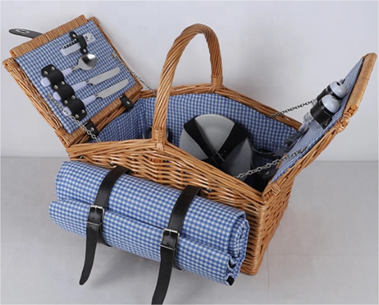 Eco-friendly Natural material handmade rattan wicker willow new design picnic basket  food basket storage basket