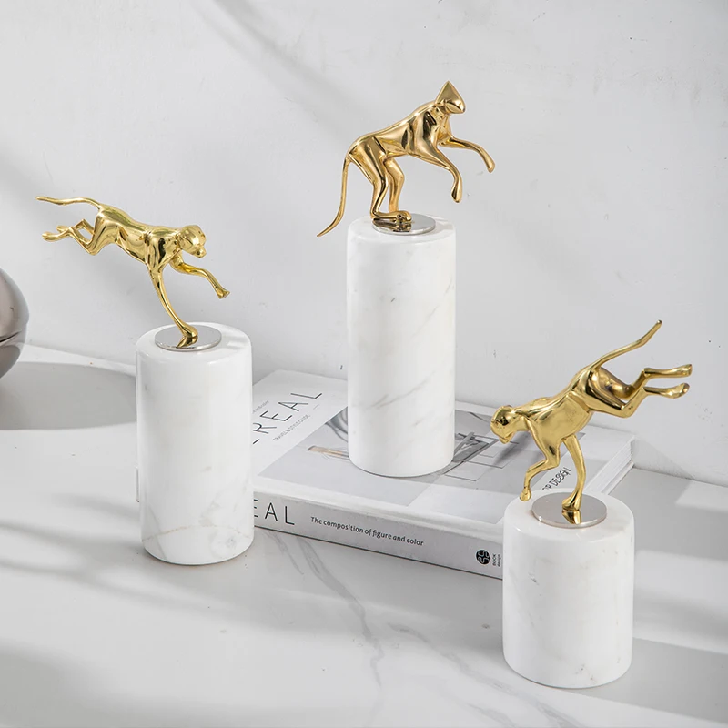 Brass decorations custom luxury brass gymnast desktop marble ornaments high-grade hotel decorations Brass leopard Sculpture