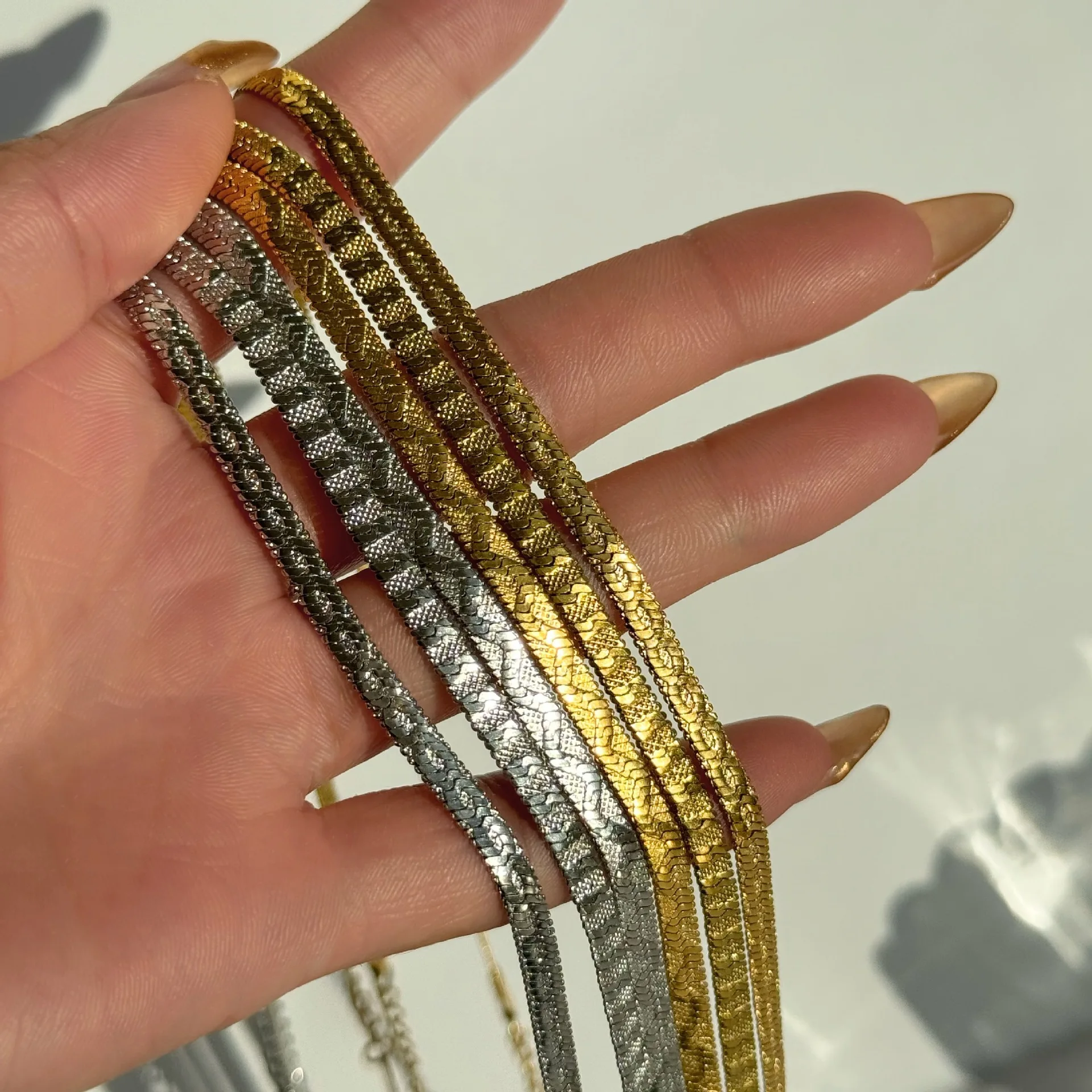 Новое поступление Золотая Минималистичная цепочка HOVANCI 18K PVD круглая 4 мм плоская цепочка-змея