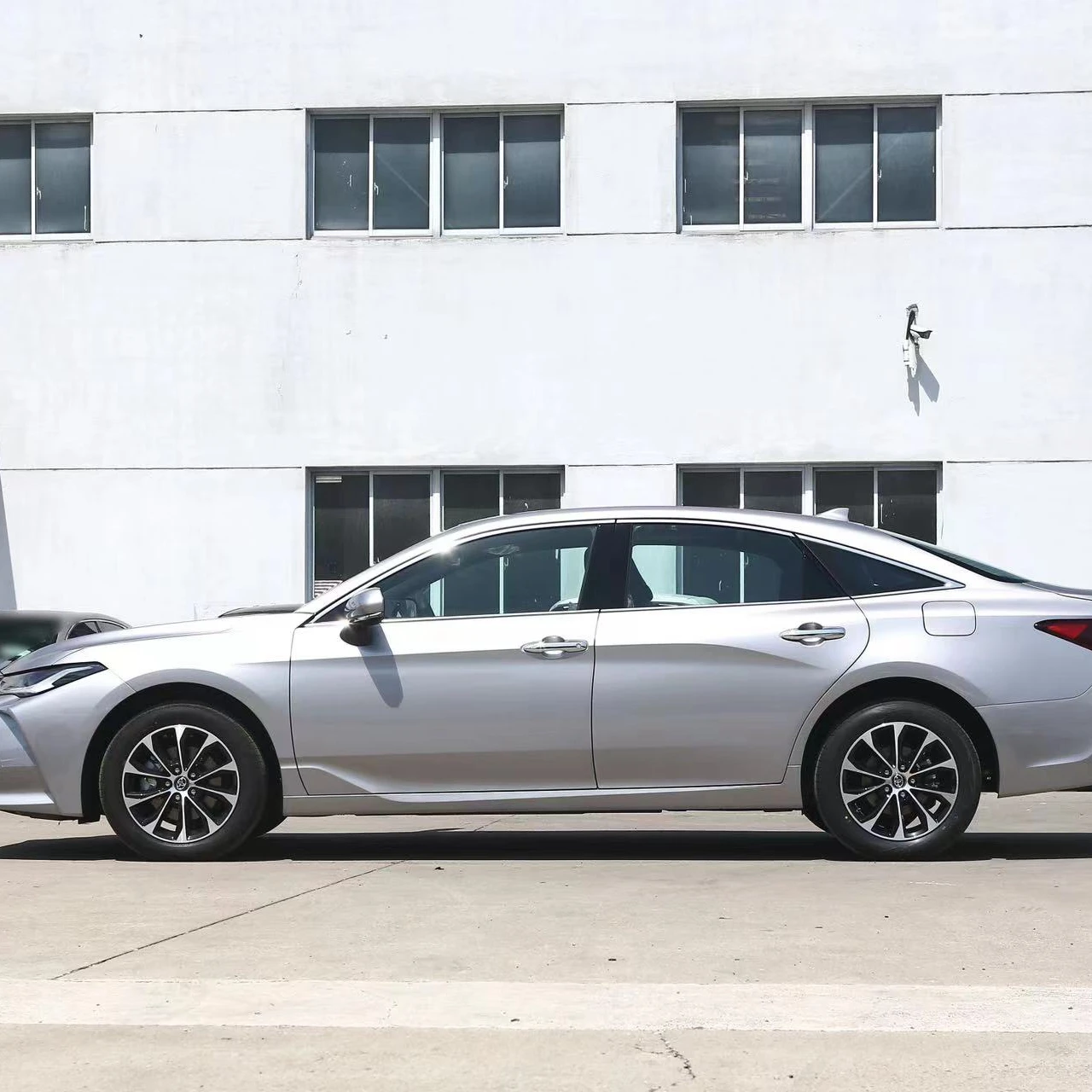 Popular 2023 Toyota Asia Dragon2022 2.5L gasoline cars with a maximum speed of 205km 5 seat electric sunroof Asia Dragon