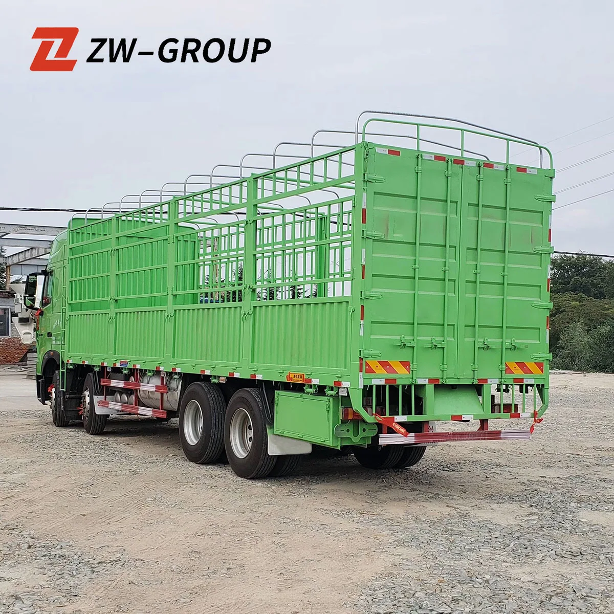 cheap price HOWO 8x4 336 371hp Bulk Cargo Fence Truck  howo cargo truck van for sale in Africa