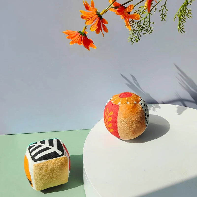 Baby Hand Catching Cloth Ball Toys Infant Interaction Colored Rattle Bell Bed Hanging Rattle Fitness Toys