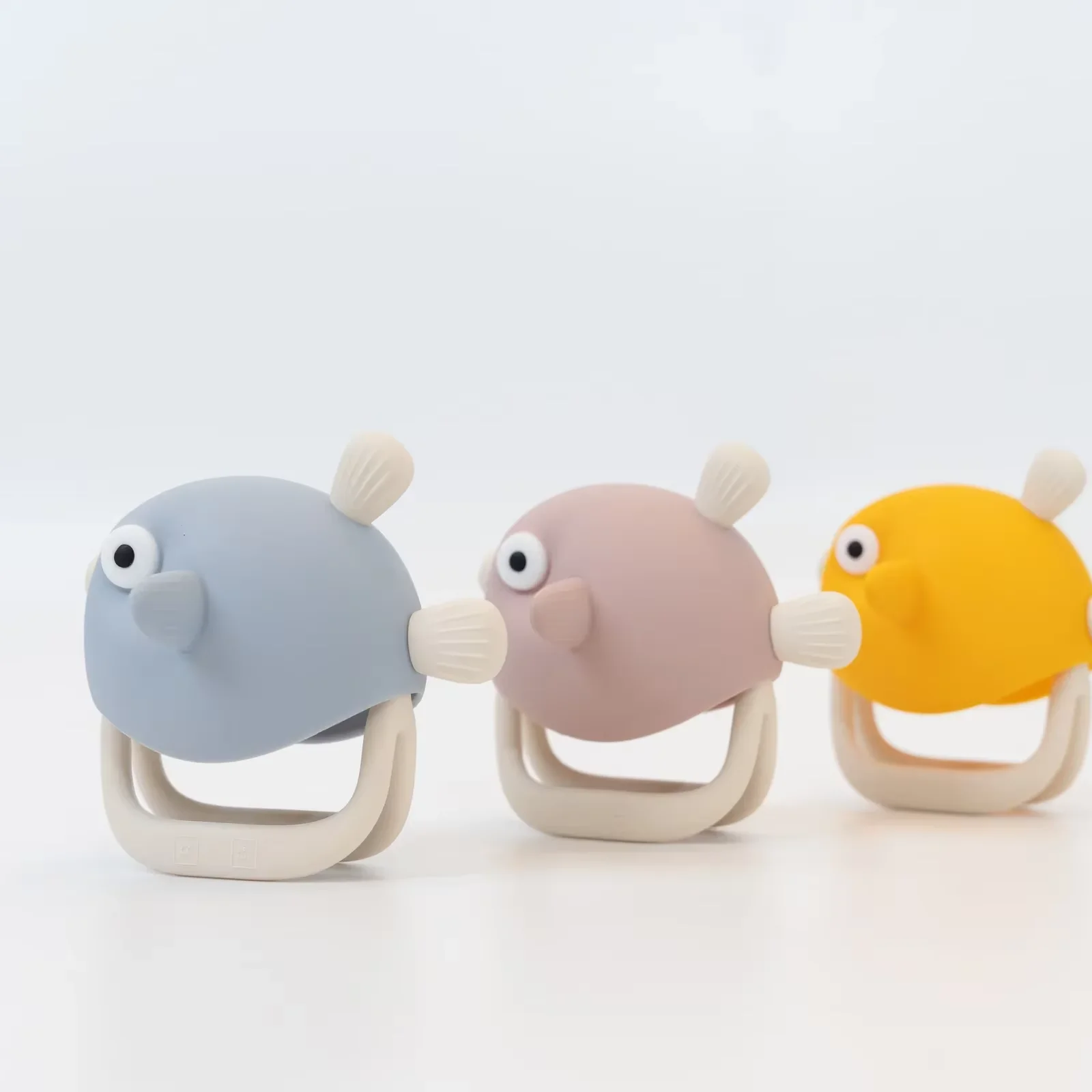 CE infant Mitten Teething Toys BPA Free Cute Fish Nipple Pacifier Teether Soothing Baby Sensory Silicone Teether