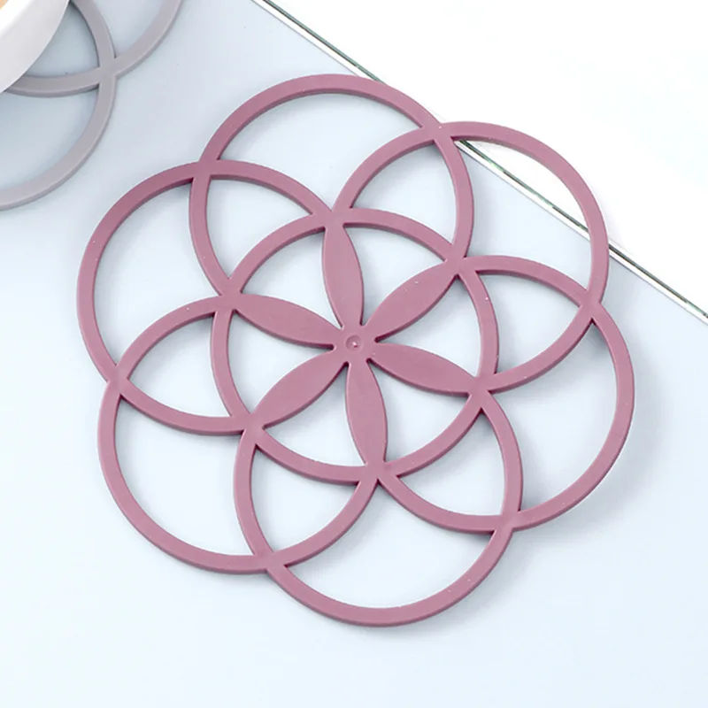Silicone Trivet Mat Hot Pot Holder Heat Resistant Modern Kitchen Hot Pads for Pots & Pans