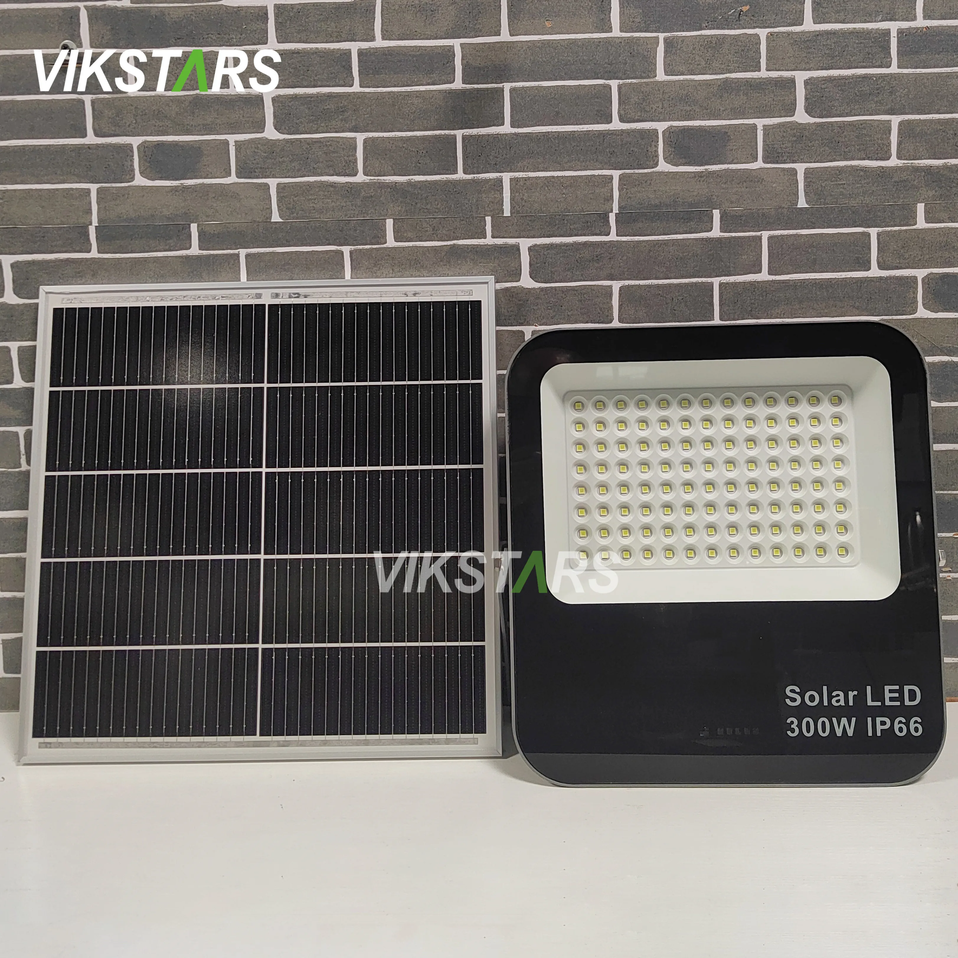 Reasonable Price 200W Solar Flood Light 300W Battery Replaceable Long Lifespan IP66 100W 200W Solar Led Reflectors