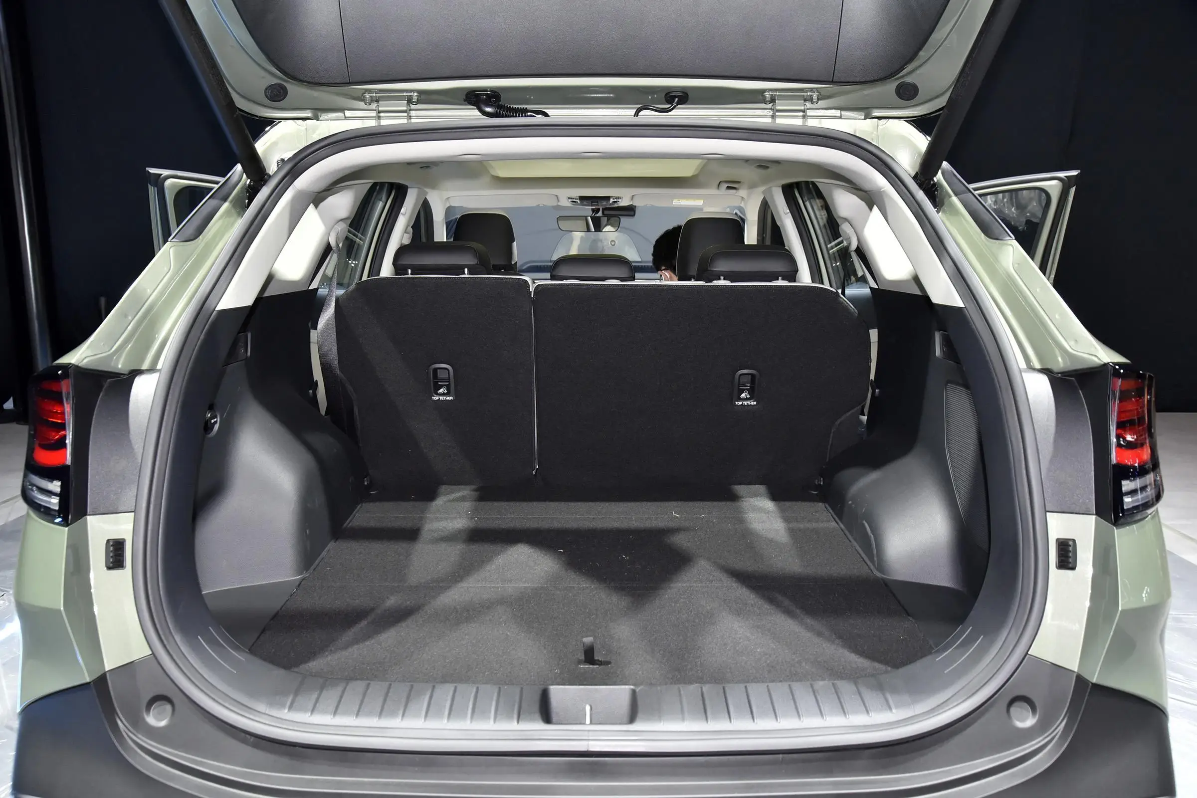 China Car kia sportage Customized exclusive color schemes 5-door 5-seater SUV 236 horsepower Good Quality from china