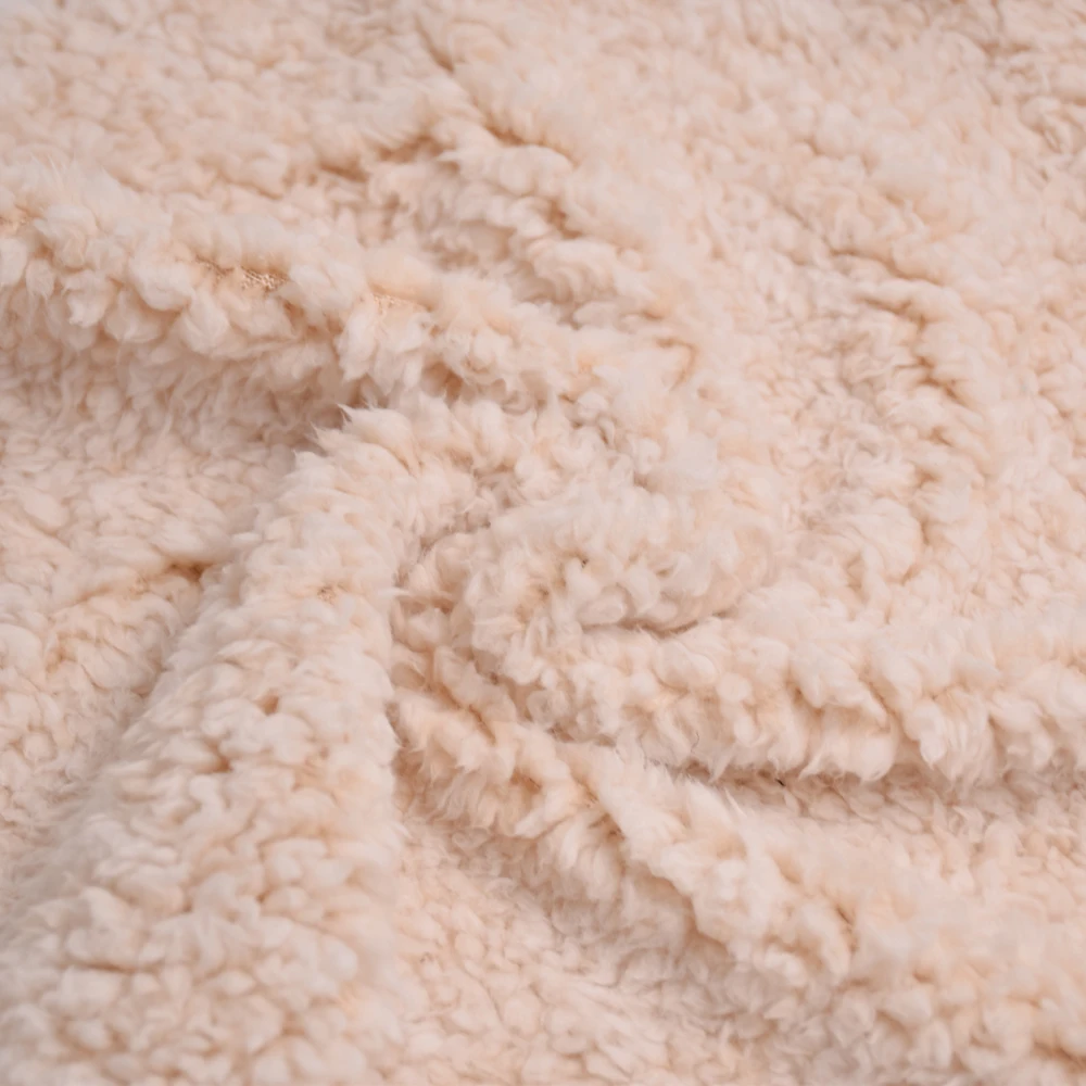 Wholesale 100% polyester soft Plush fabric faux fur Fabric Home textile faux fur sherpa fleece fabric for garment