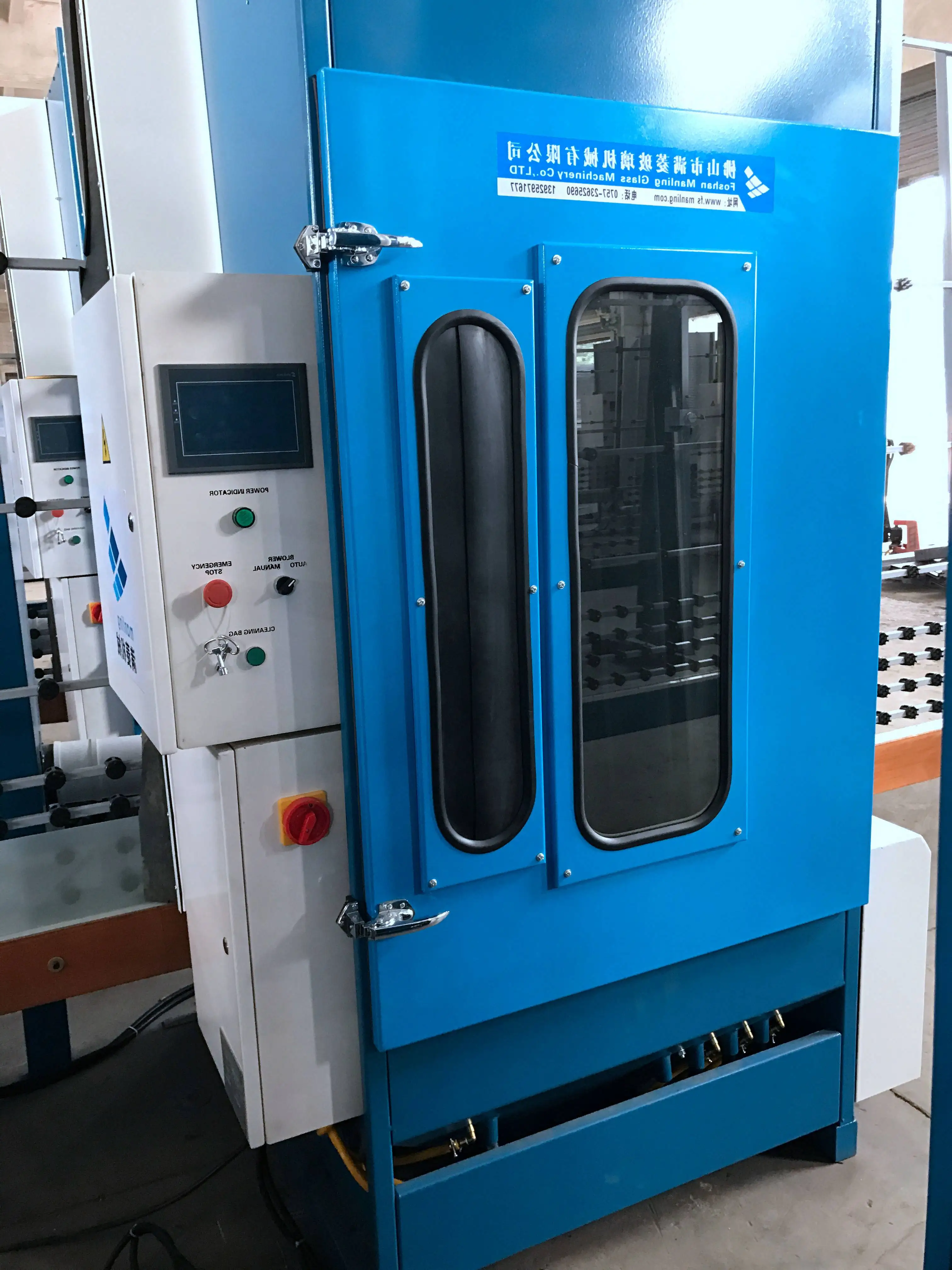 Automatic Glass Sandblasting Machine with 4 sandgun Vertical Glass Sand Art Glass Making equipment with film