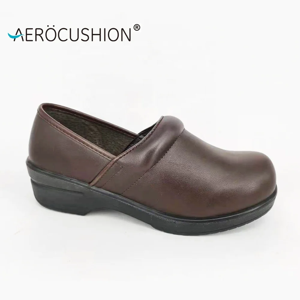 Comfortable women nursing shoes hospital females clogs anti slip kitchen shoes