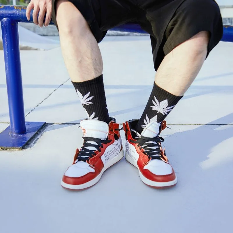 Fashion Maple Leaf Middle Tube Sports Socks Weed Leaf Socks