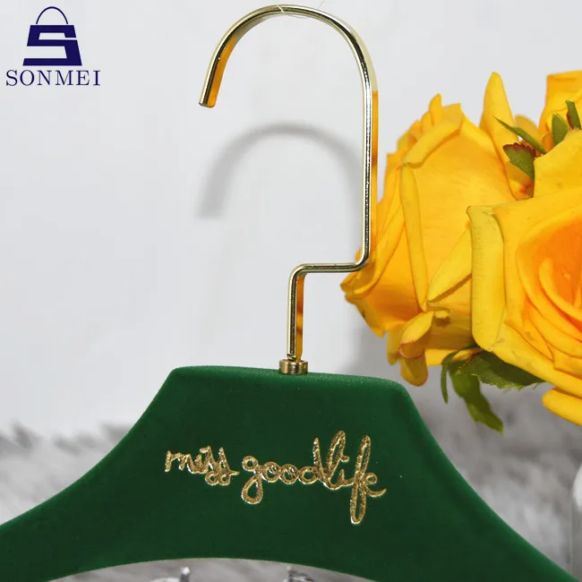 skirt velvet hangers 1.jpg