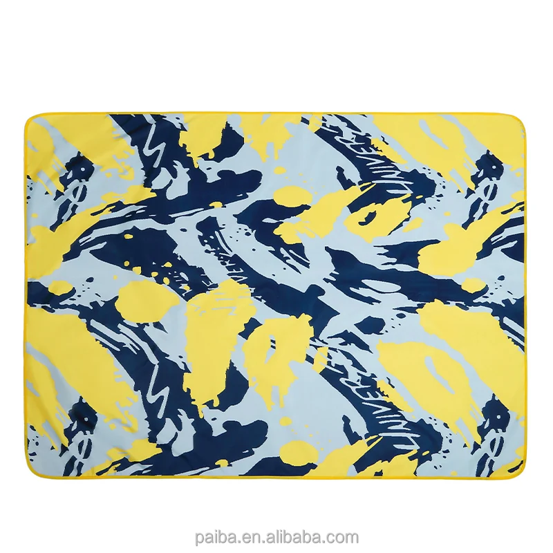 Free Sample Manufacturers OEM/ODM Beach Summer Camping Waterproof Lightweight Big Pouch Polyester Picnic Mat