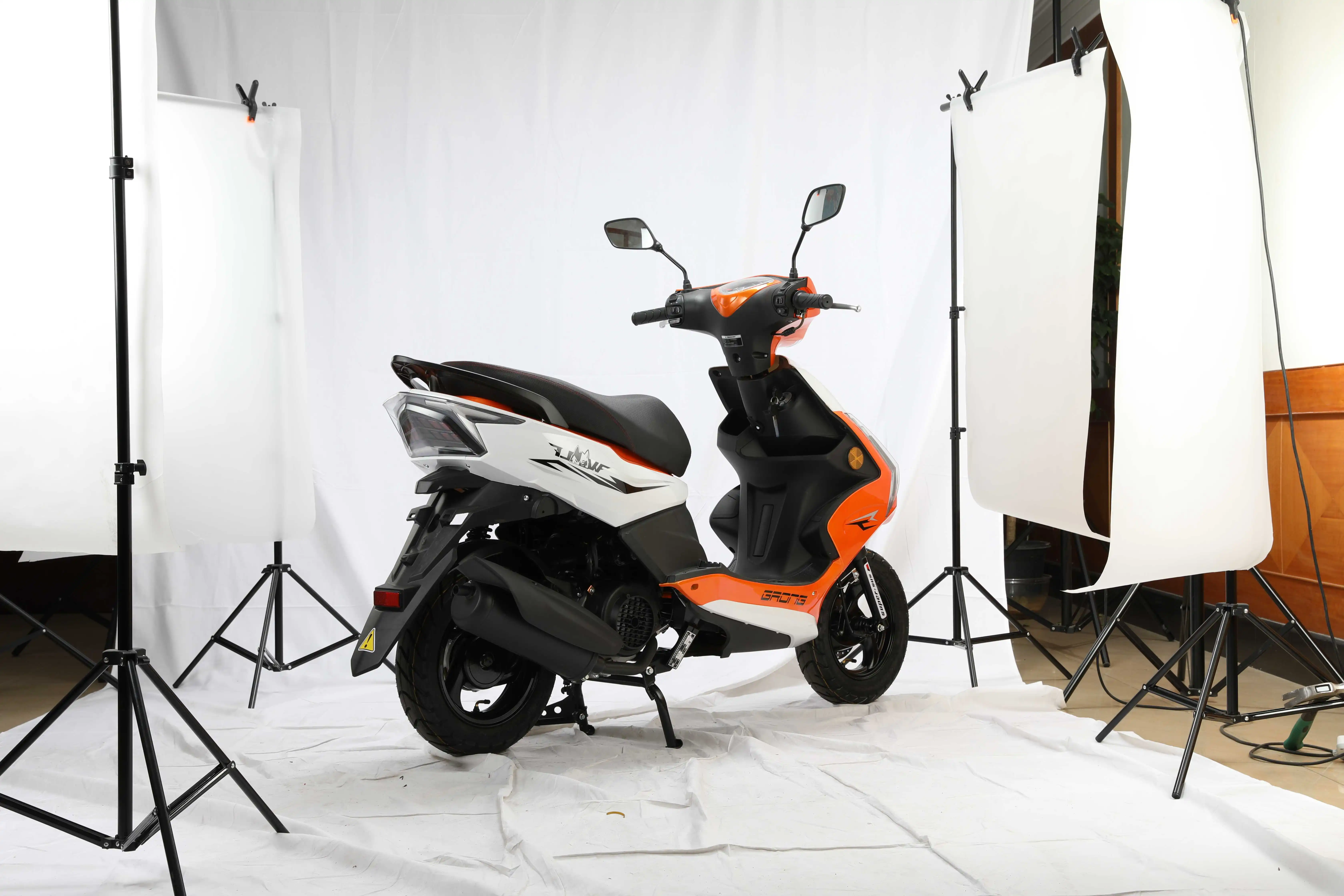 
China Wuxi origin factory sales fashion cool car gasolina moto motos motor gas scooters 