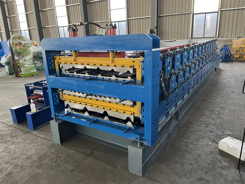 Three-layer tile roofing sheet making machine/corrugated iron sheet making machines/maquina de calaminas