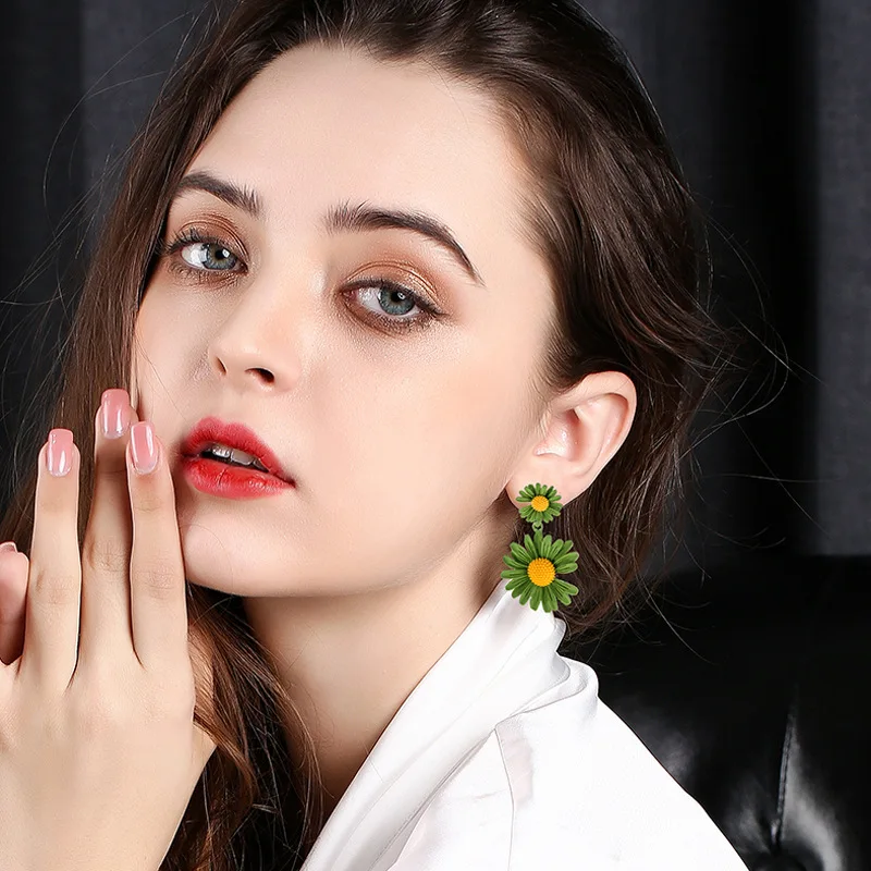 
Korean Fashion Elegant Sweet Spray Paint Stud Earring Small Chrysanthemum Drop Earrings Flower Trendy Jewelry 