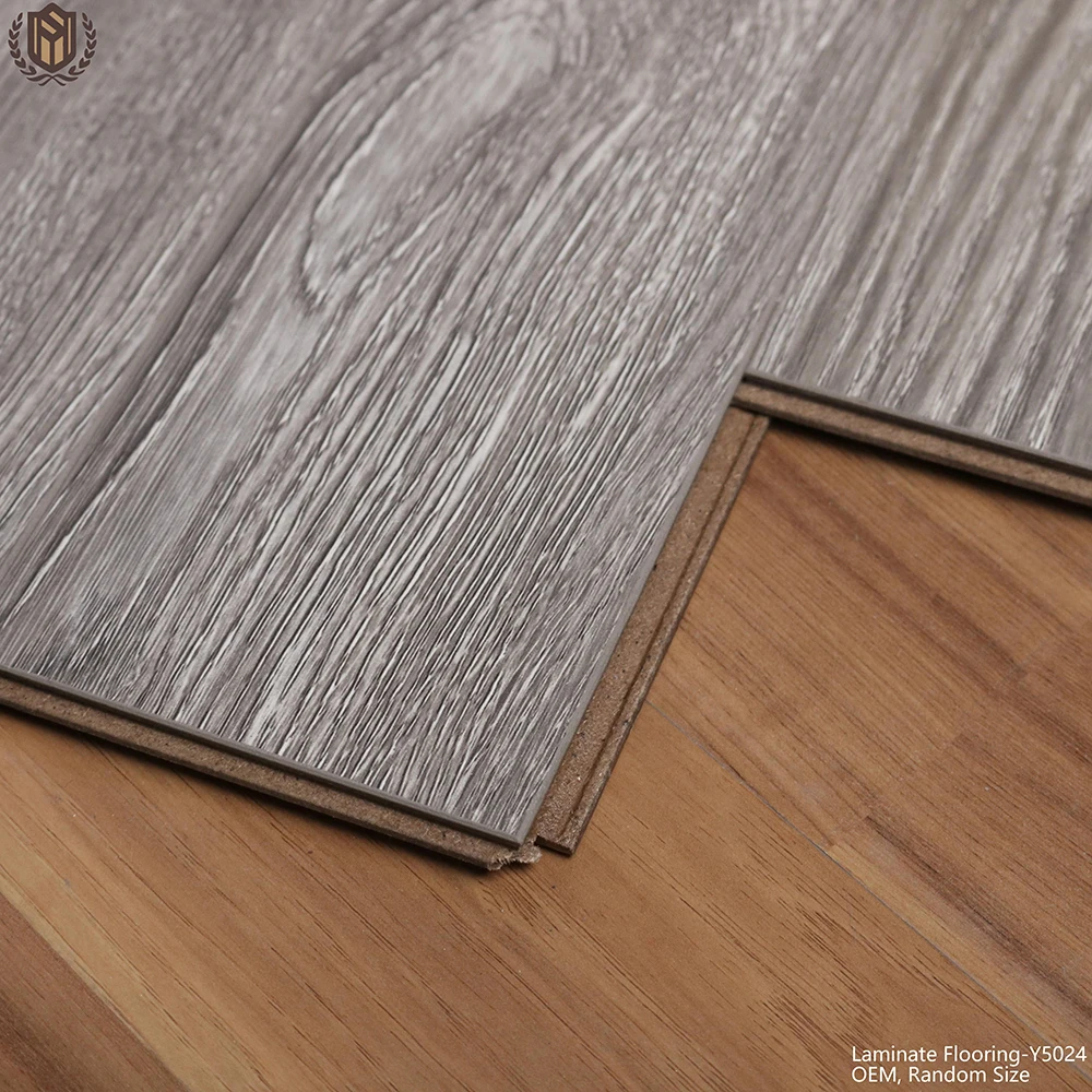 Wholesale Price Light Oak Fiber Wood Moisture-Proof Luxury Composite Flooring for Domestic/Business