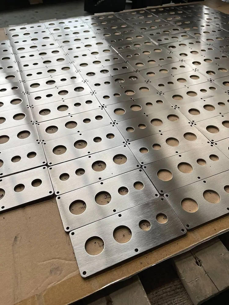 China Metal Fabrication with Different Material Shelf Bracket of Steel, Aluminum, Stainless