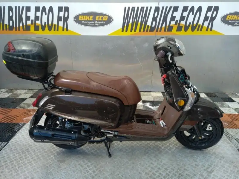 PACKAGE OF CRASHED SCOOTERS
