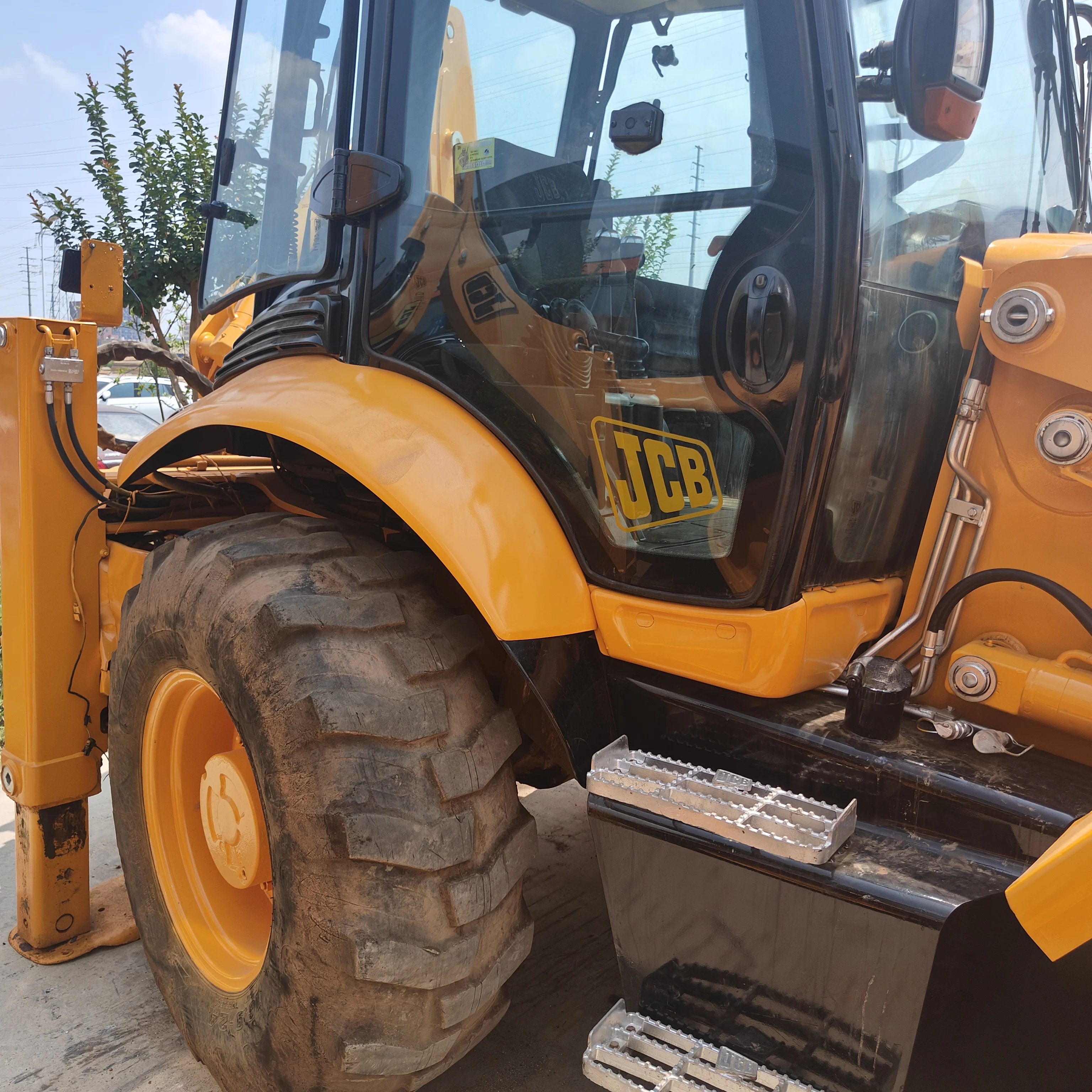 Экскаватор-погрузчик б/у JCB 4x4 колеса 20 тонн экскаватор-погрузчик 3CX 4CX