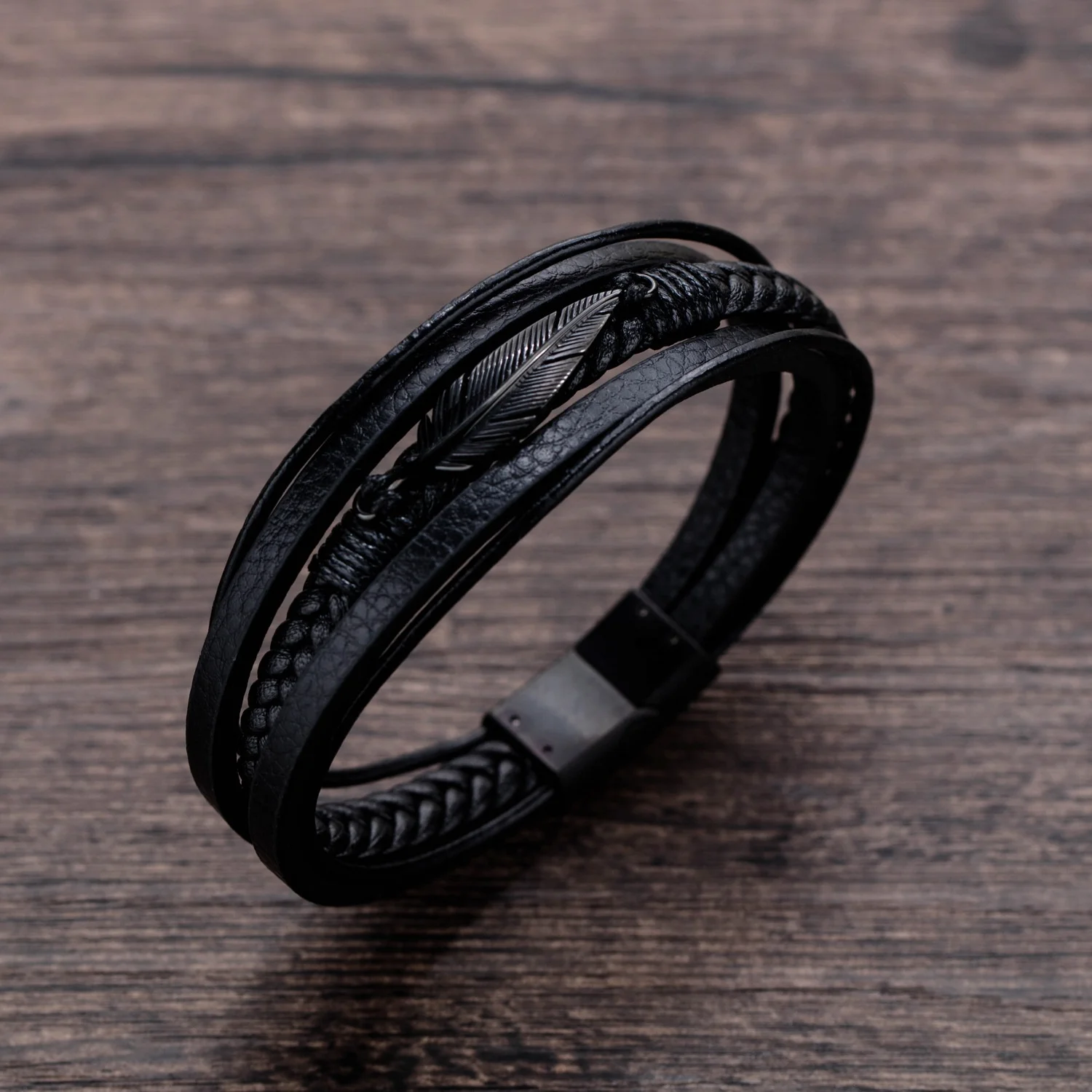 Top Sell Accessories Stylish Men Hand Jewelry Exquisite Feather Mens Leather Bracelet