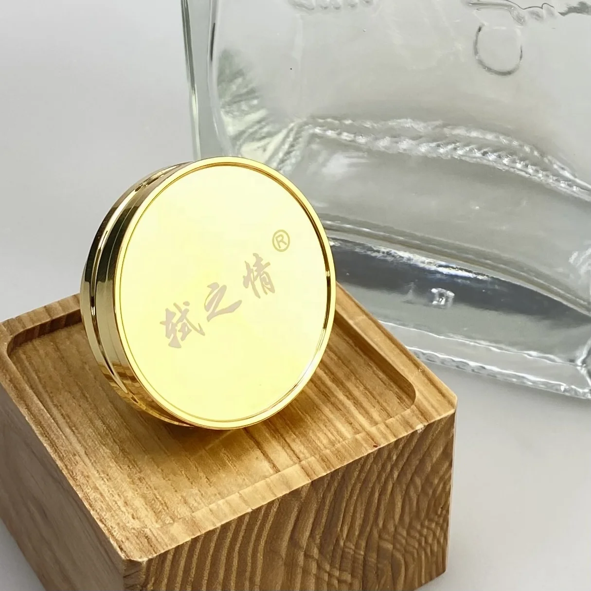 Уникальная крышка бутылки ликера водки